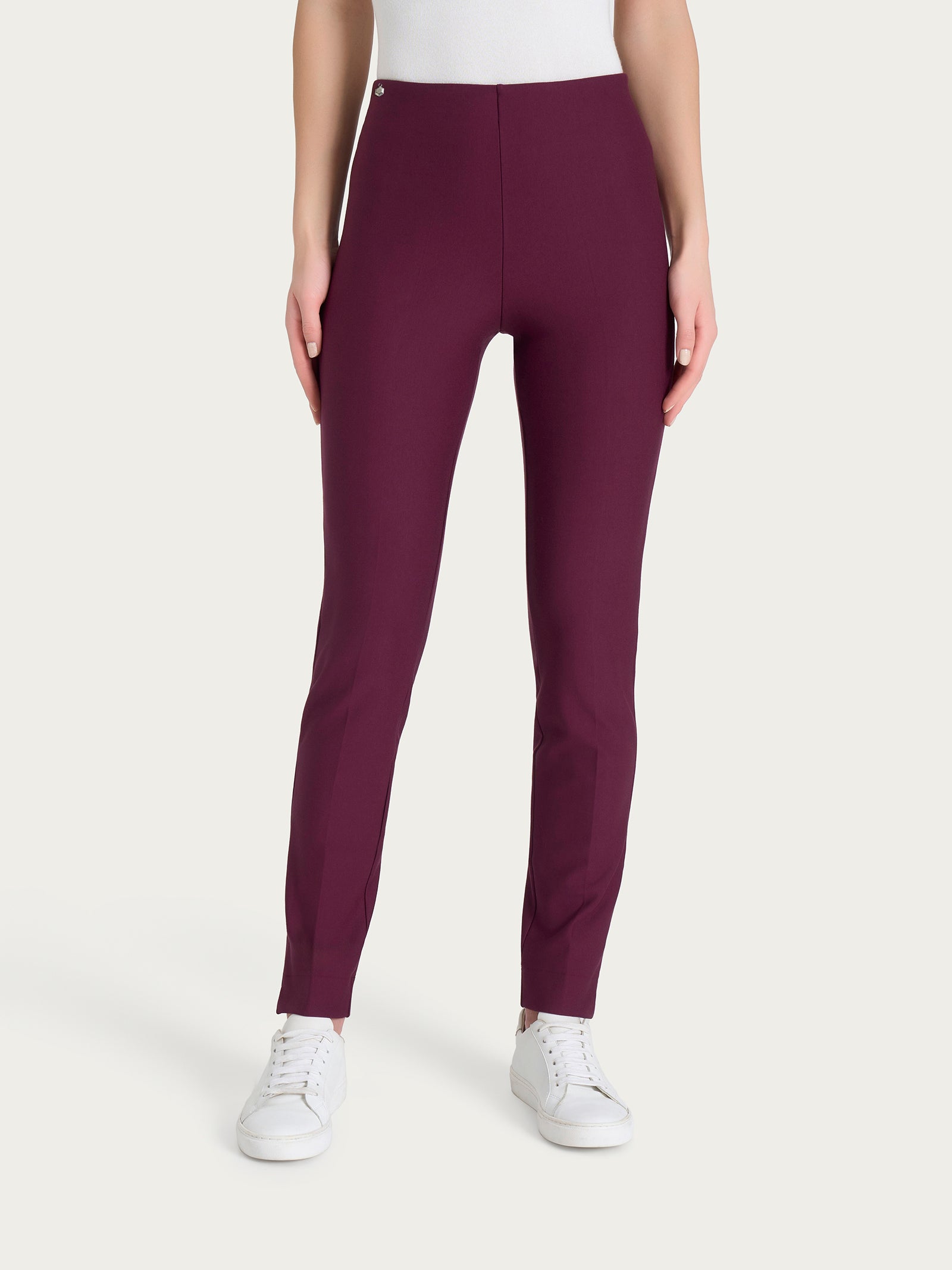 Ragno Compact a sigaretta con spacchetti pantalone fig