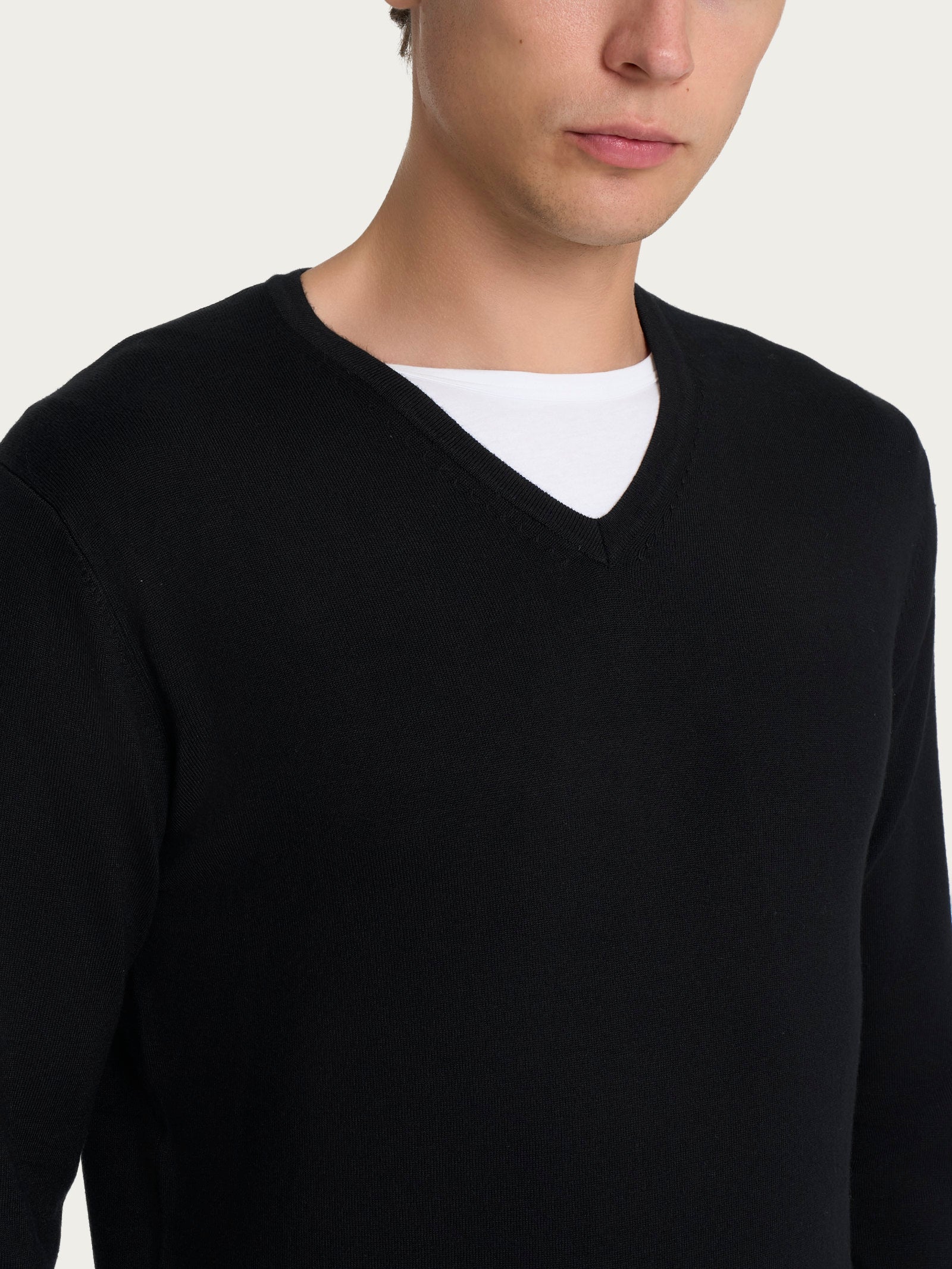 Ragno Four Seasons pull scollo V Nero viscosa uomo