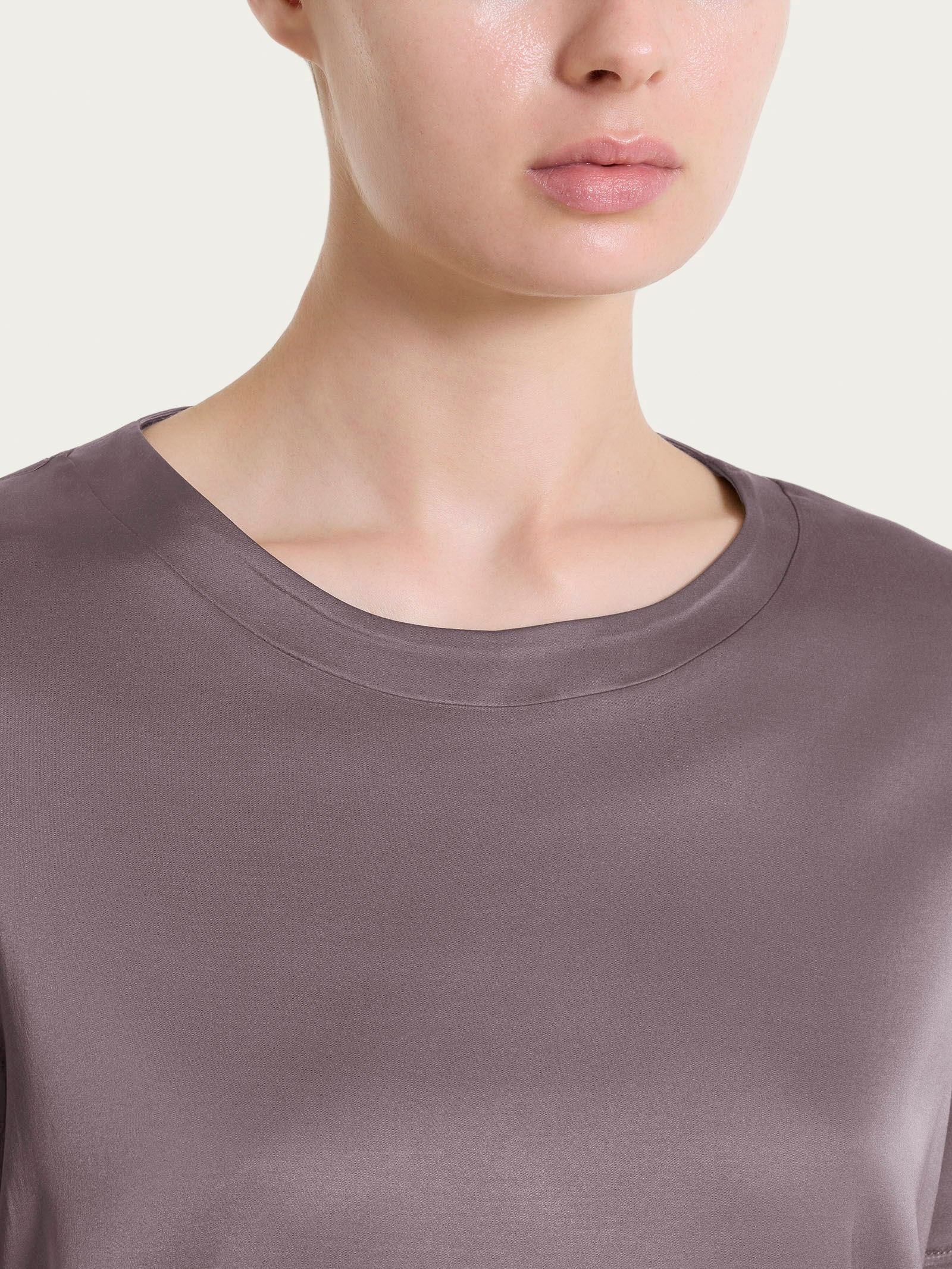 Ragno Stretch Satin maglietta manica corta Plum Truffle