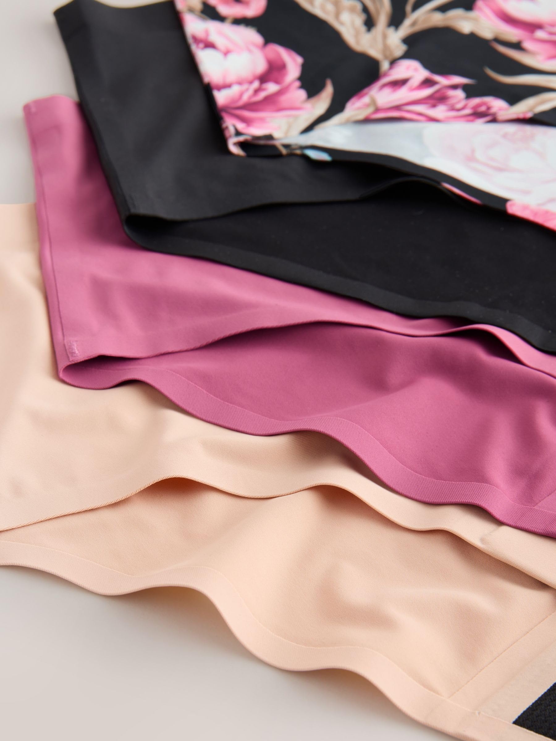 Next Slip Ampi Flusso Medio Vita Alta taglia 44 confezione 4 invisibili