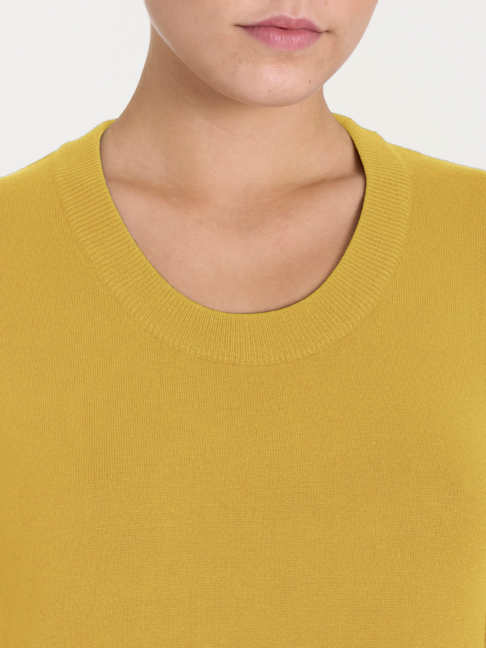 Ragno Four Seasons maglia scollo madonna oil yellow viscosa