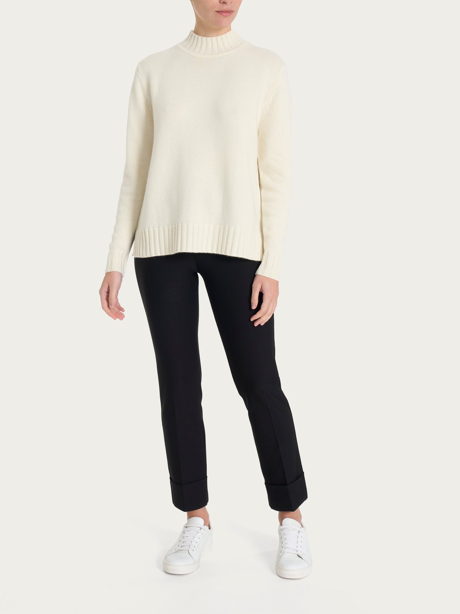 Ragno Cashmerino Lupetto Nero in misto lana boxy