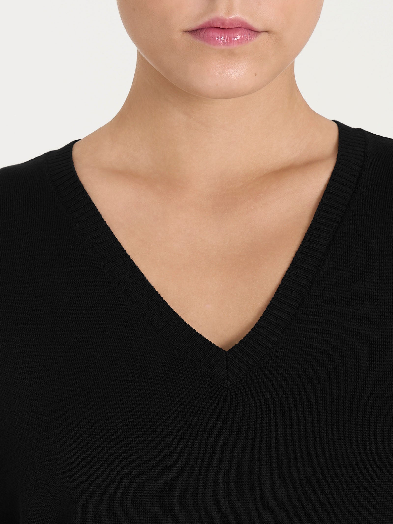 Ragno Four Seasons Maglia Scollo a V Nero viscosa
