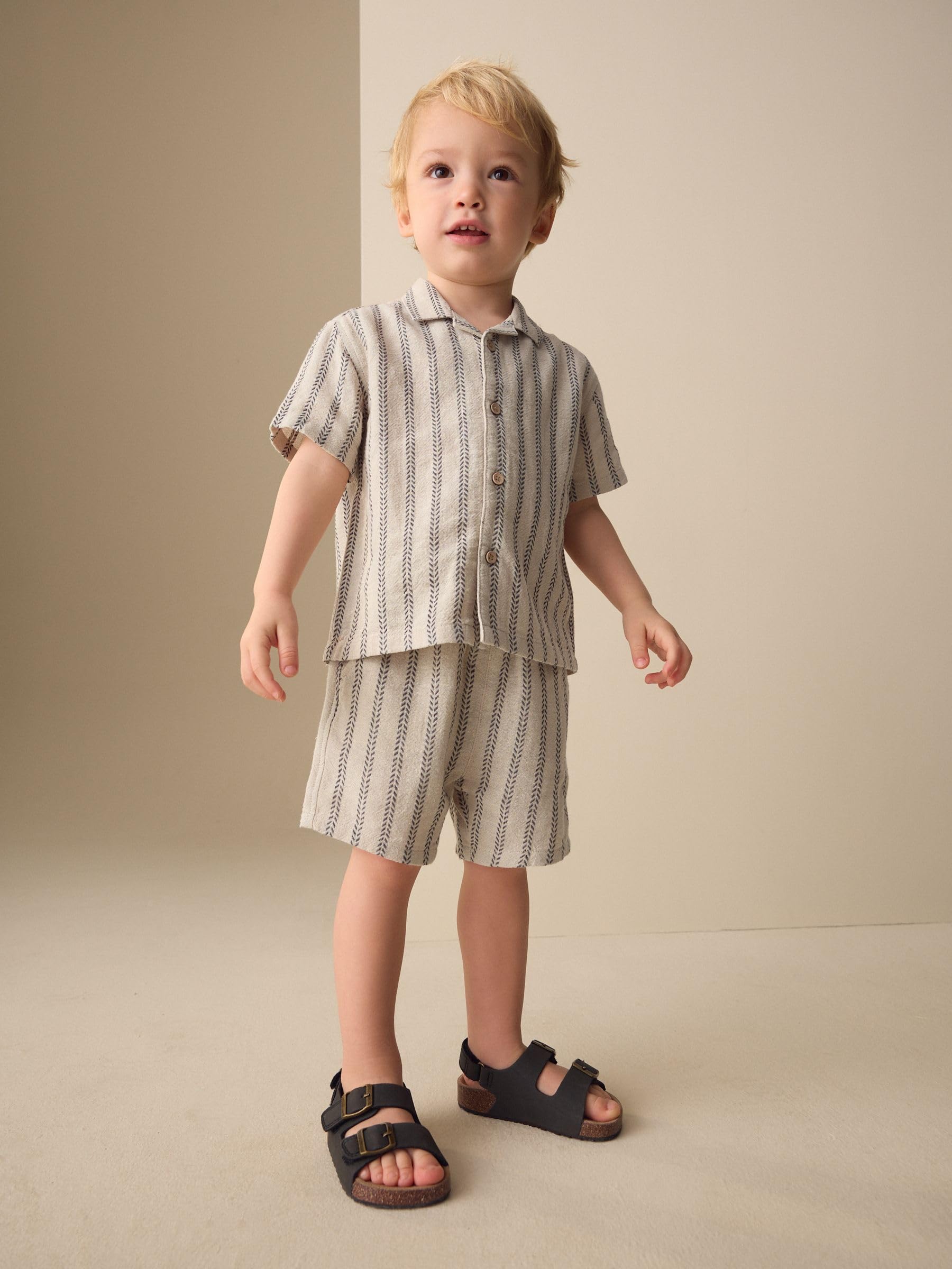 Next Completo Bambino Camicia e Shorts 104-110 Righe