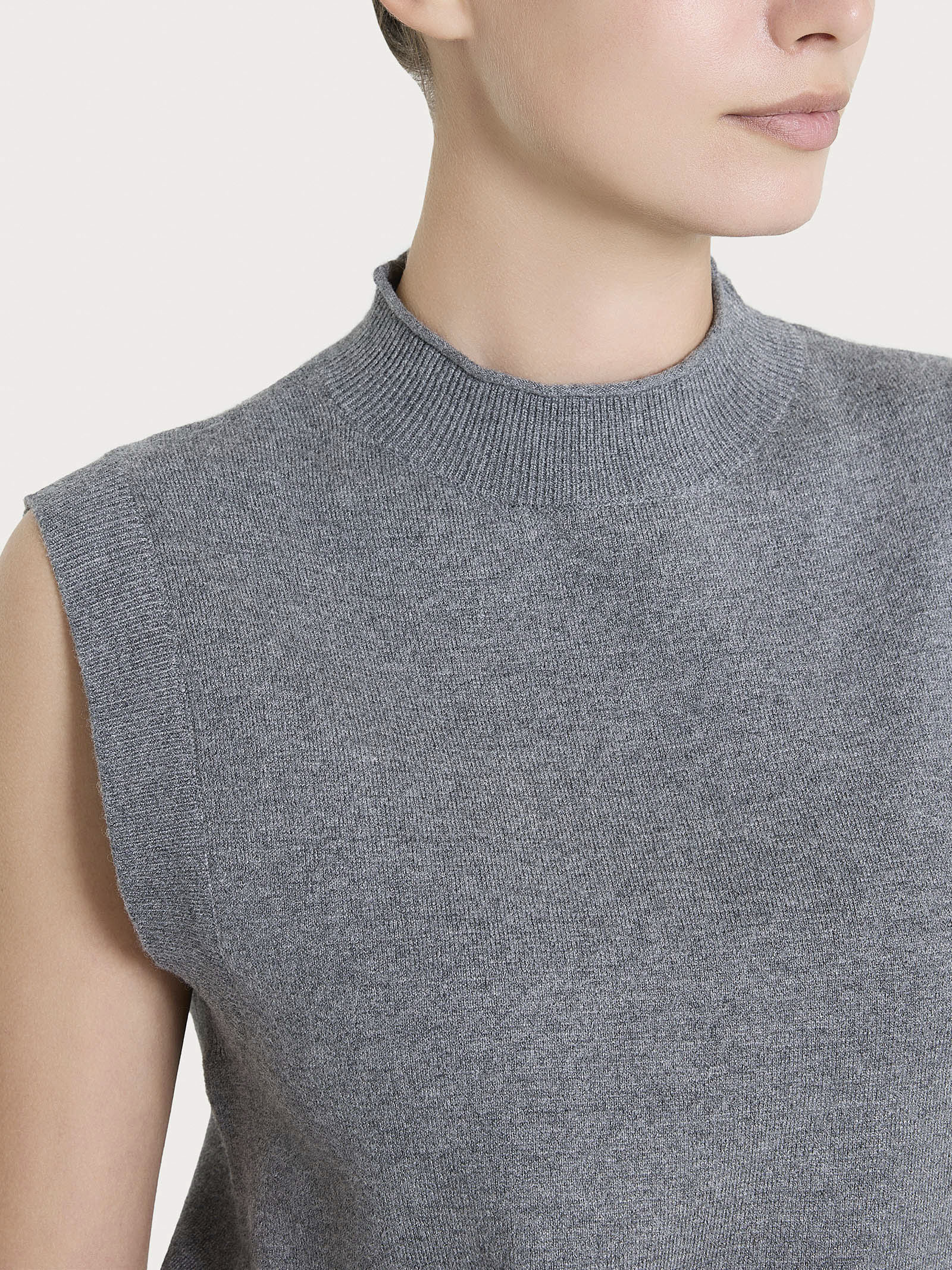 Ragno Four Seasons Maglia Smanicata Nera Viscosa