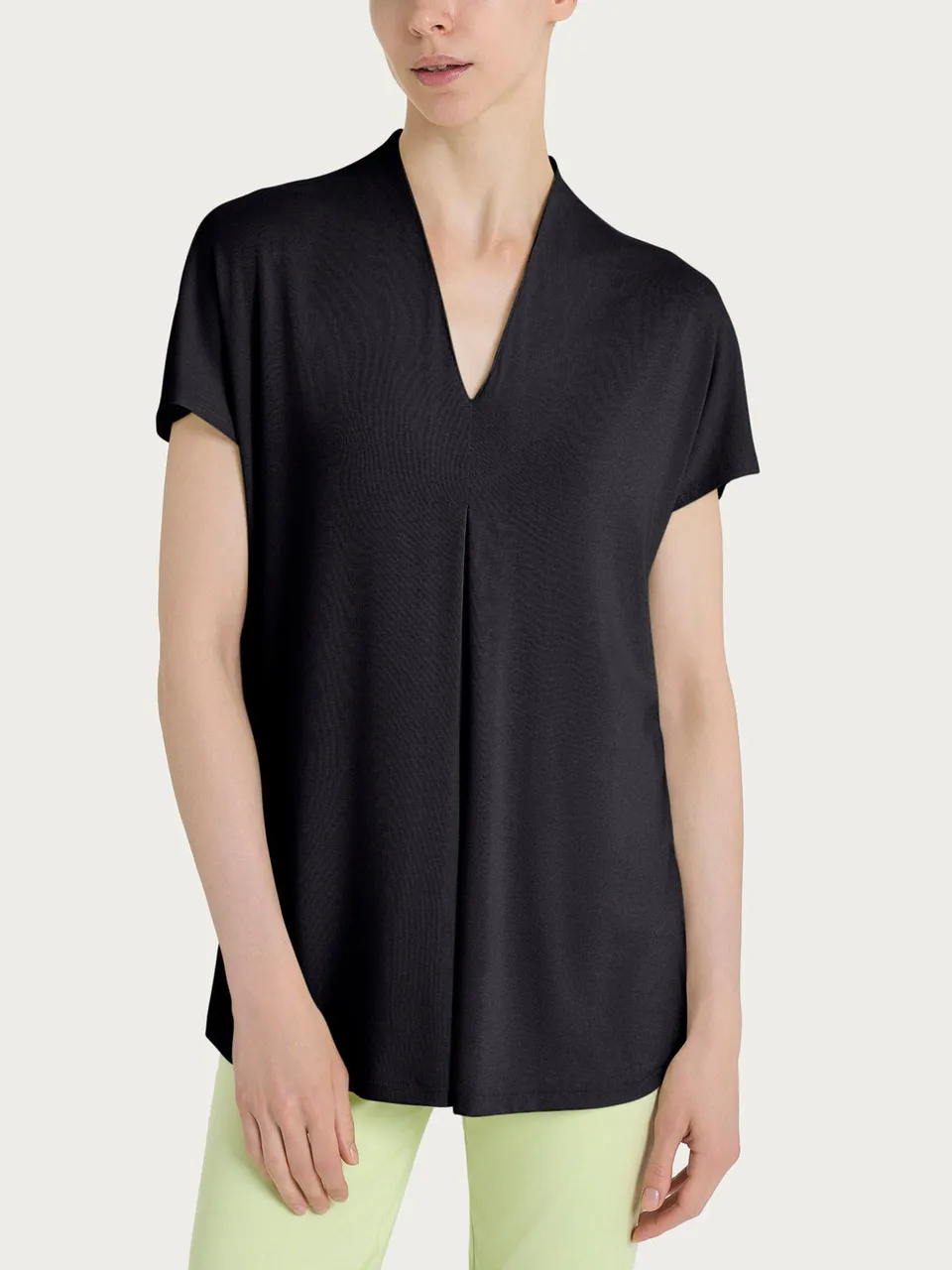 Ragno Crêpe Front Pleat t-shirt nera Black scollo a V