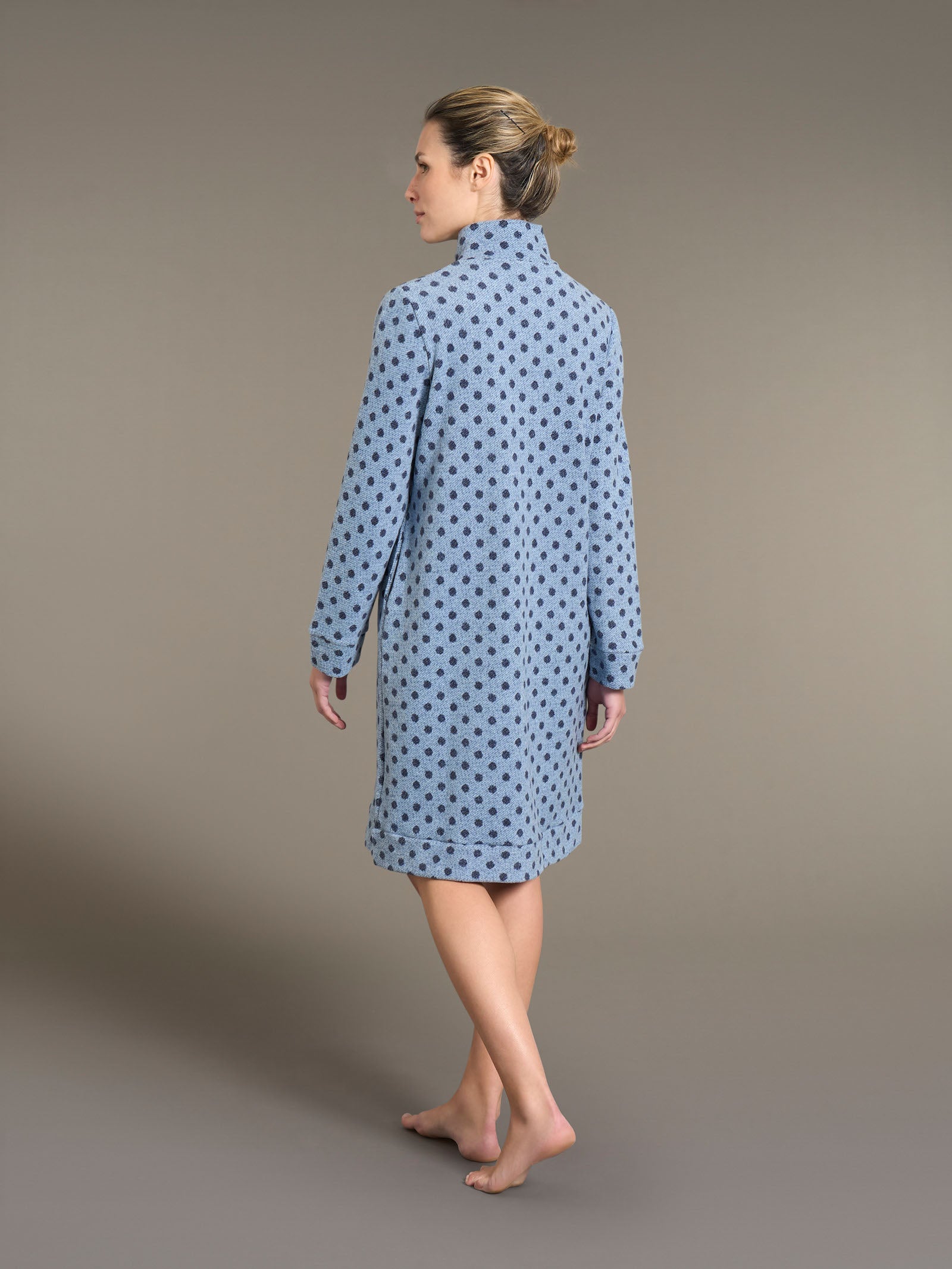 Ragno Cotton Eco Pile Vestaglia Aperta con Collo Alto a Pois Delavé