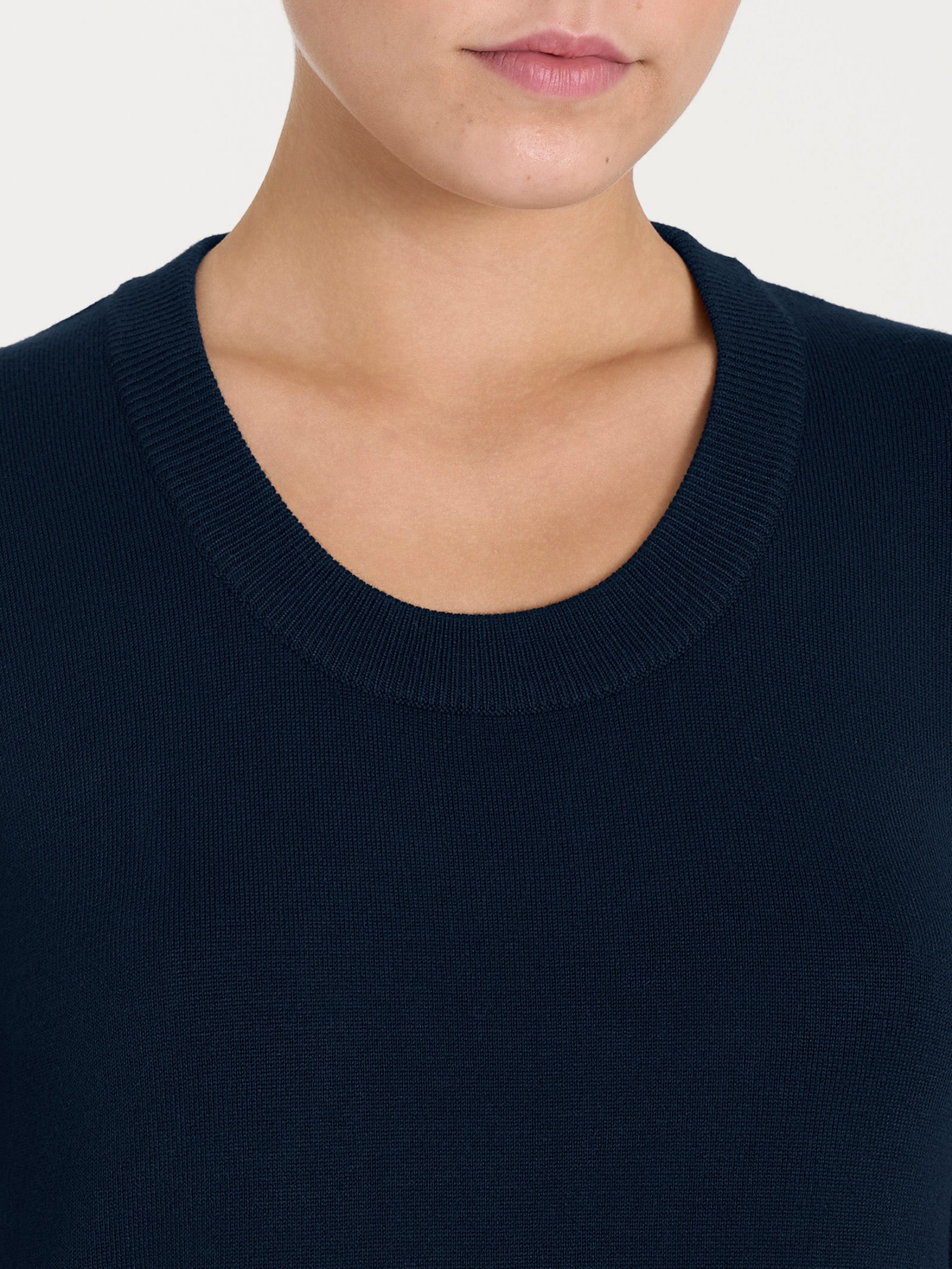 Ragno Four Seasons maglia Bleu scollo madonna