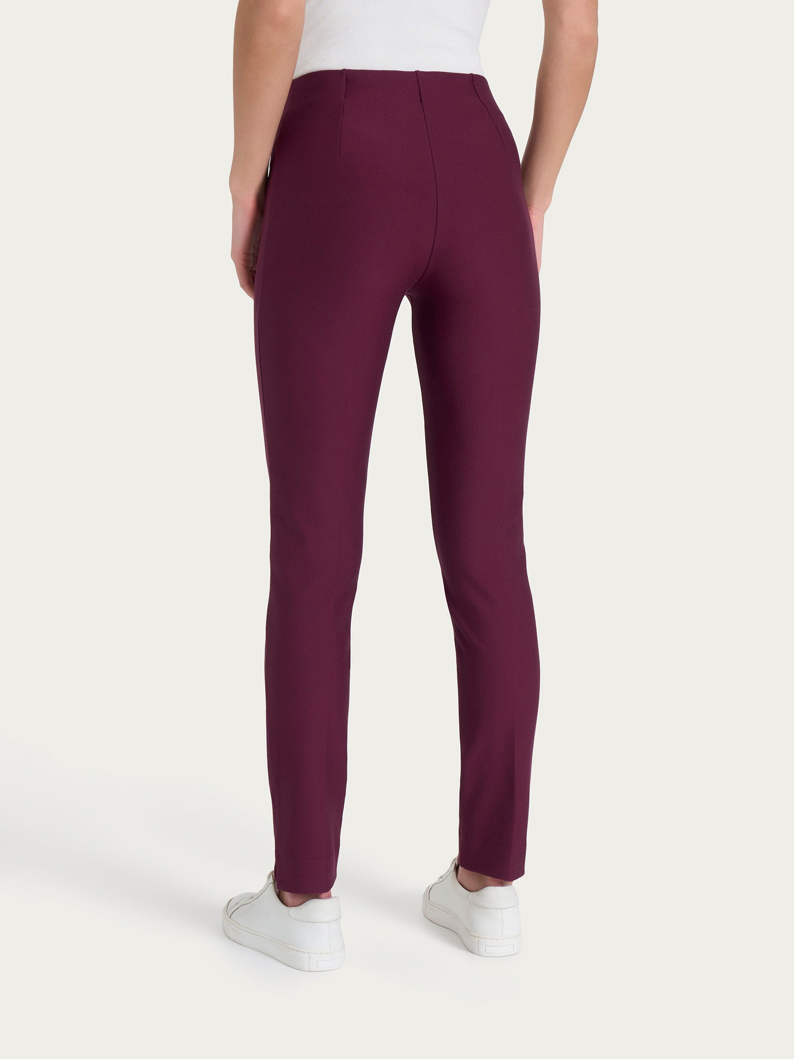 Ragno Compact a sigaretta con spacchetti pantalone fig