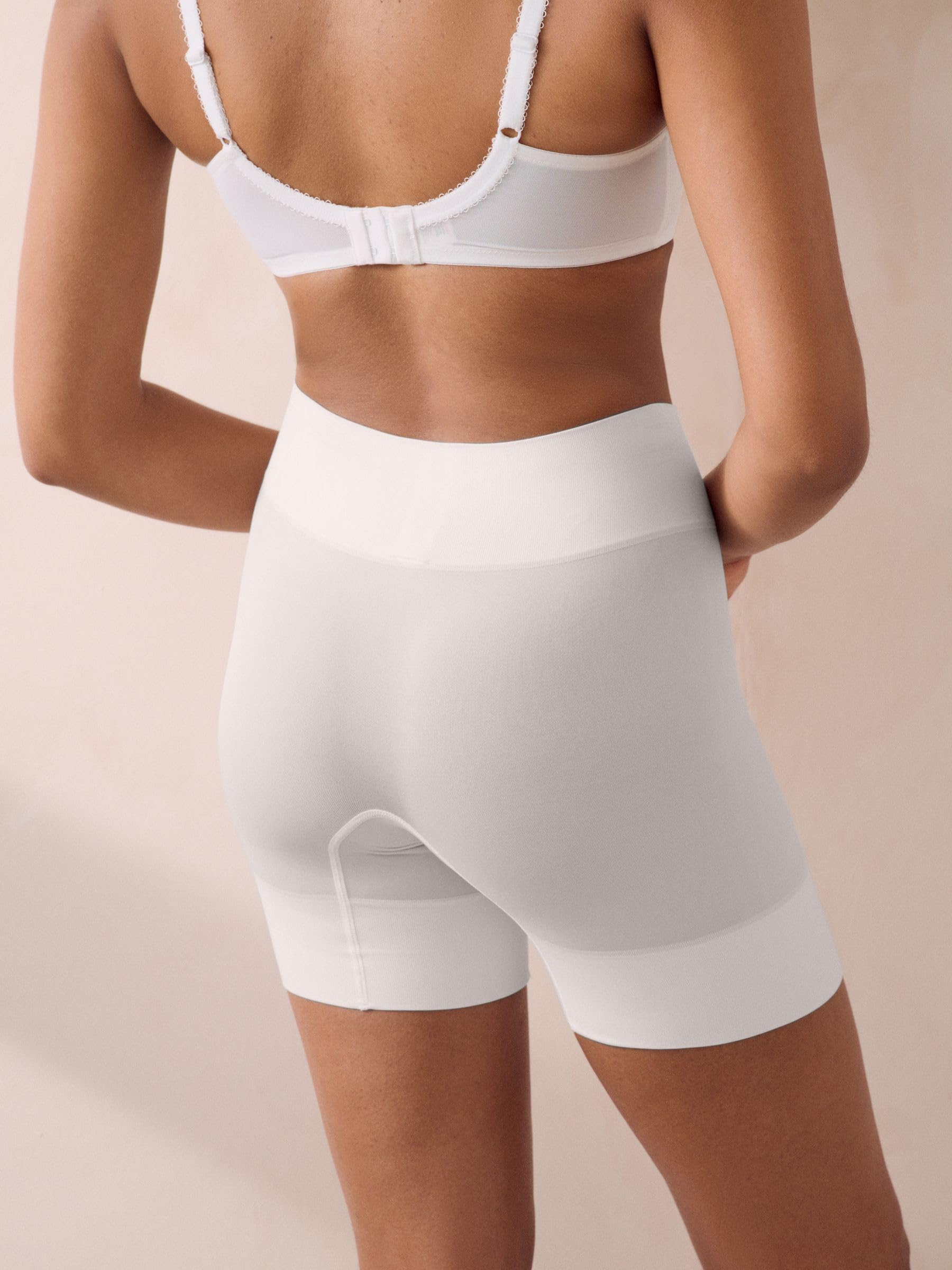 Next shorts modellanti anti-irritazione 2 paia nude bianchi