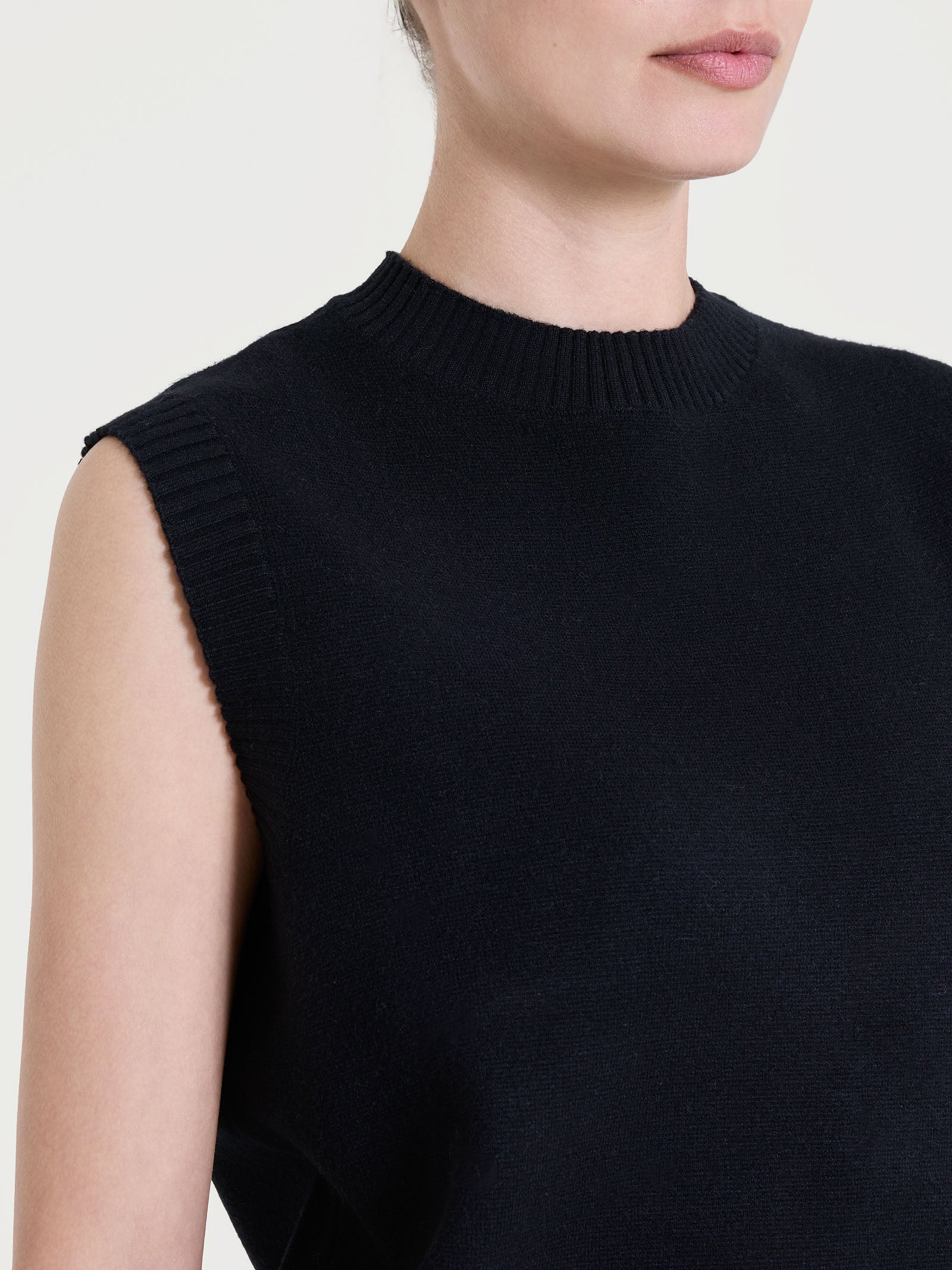Ragno Super Soft Maglia smanicata donna nero viscosa