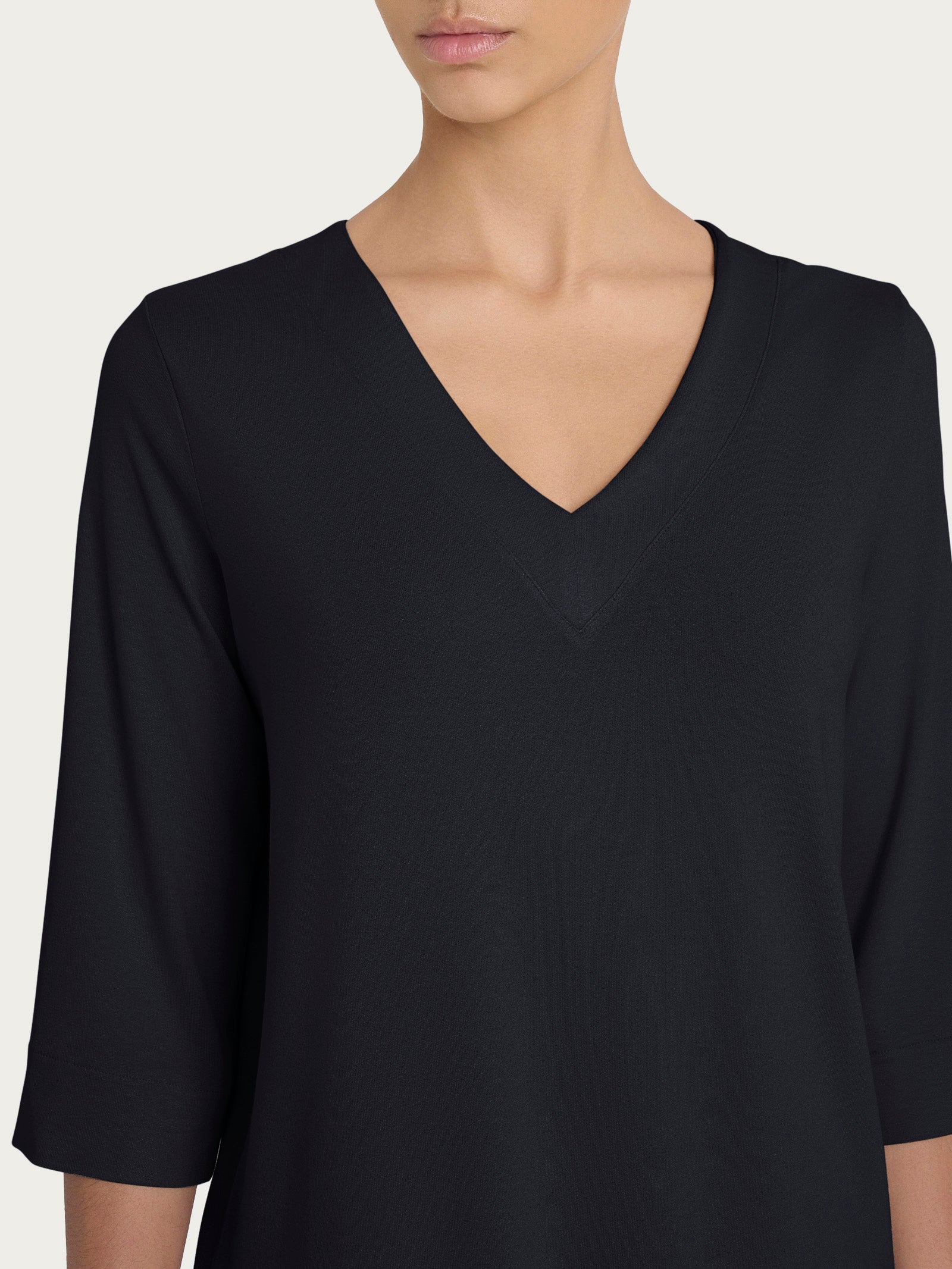 Ragno Scollo a V maglietta donna Nero viscosa crepe