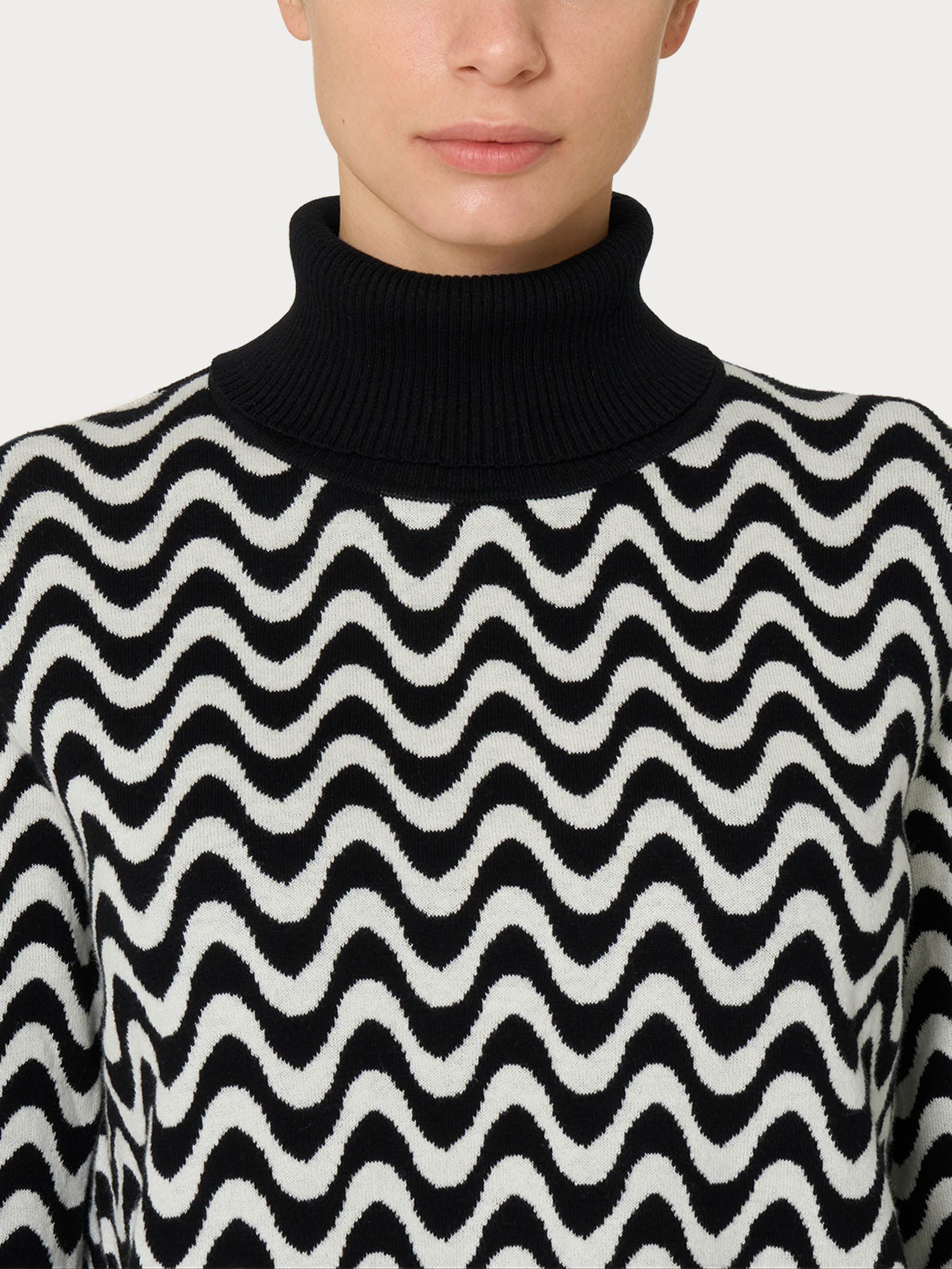 Ragno Winter Cotton Dolcevita maglia nera fantasia onde