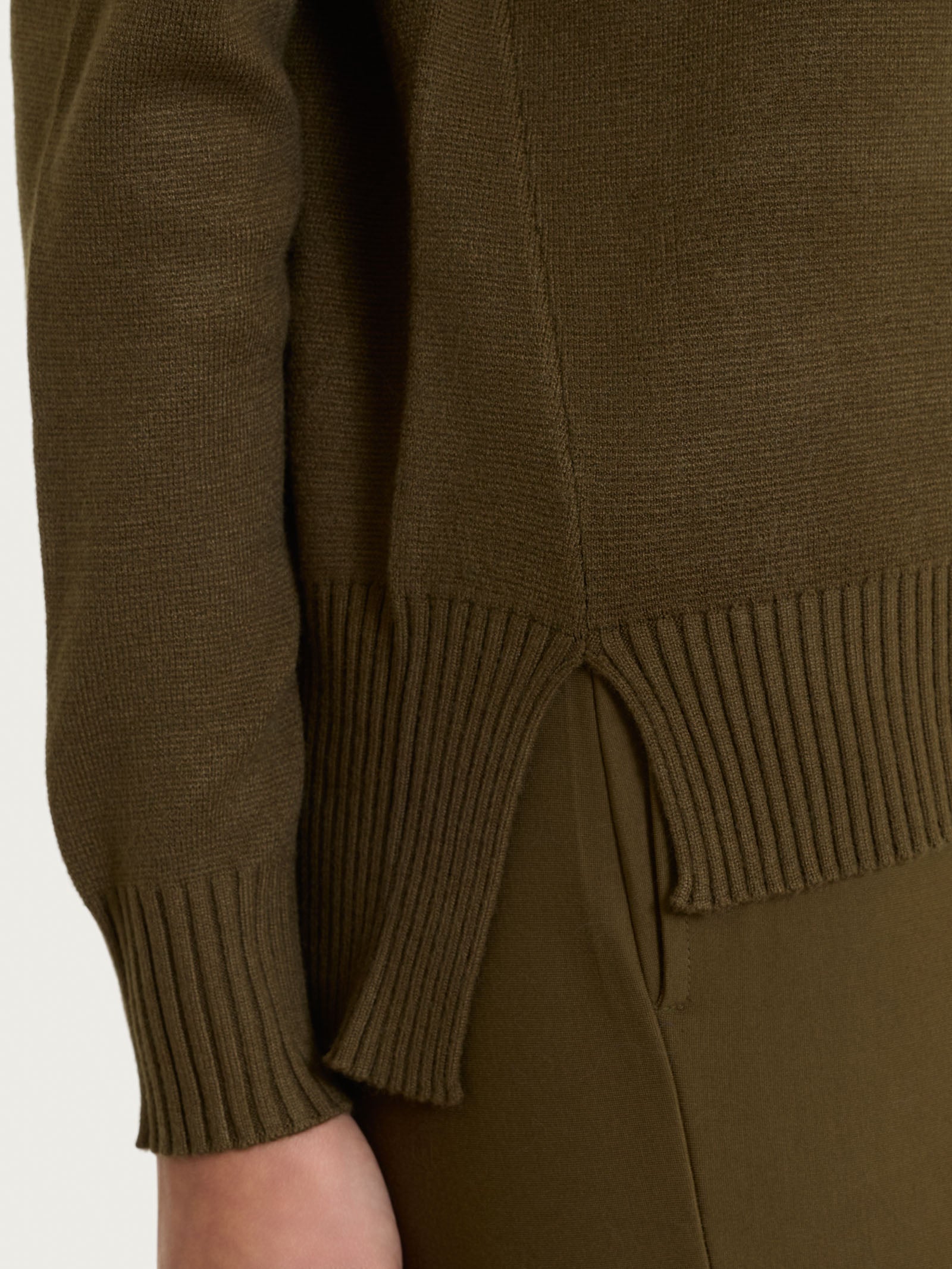 Ragno Super Soft Maglia Scollo a V Dark Olive viscosa