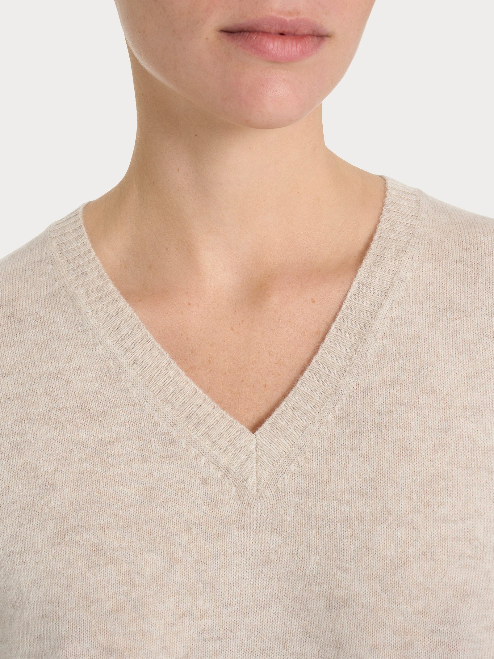 Ragno Merino Soft maglia scollo a V champignon calda
