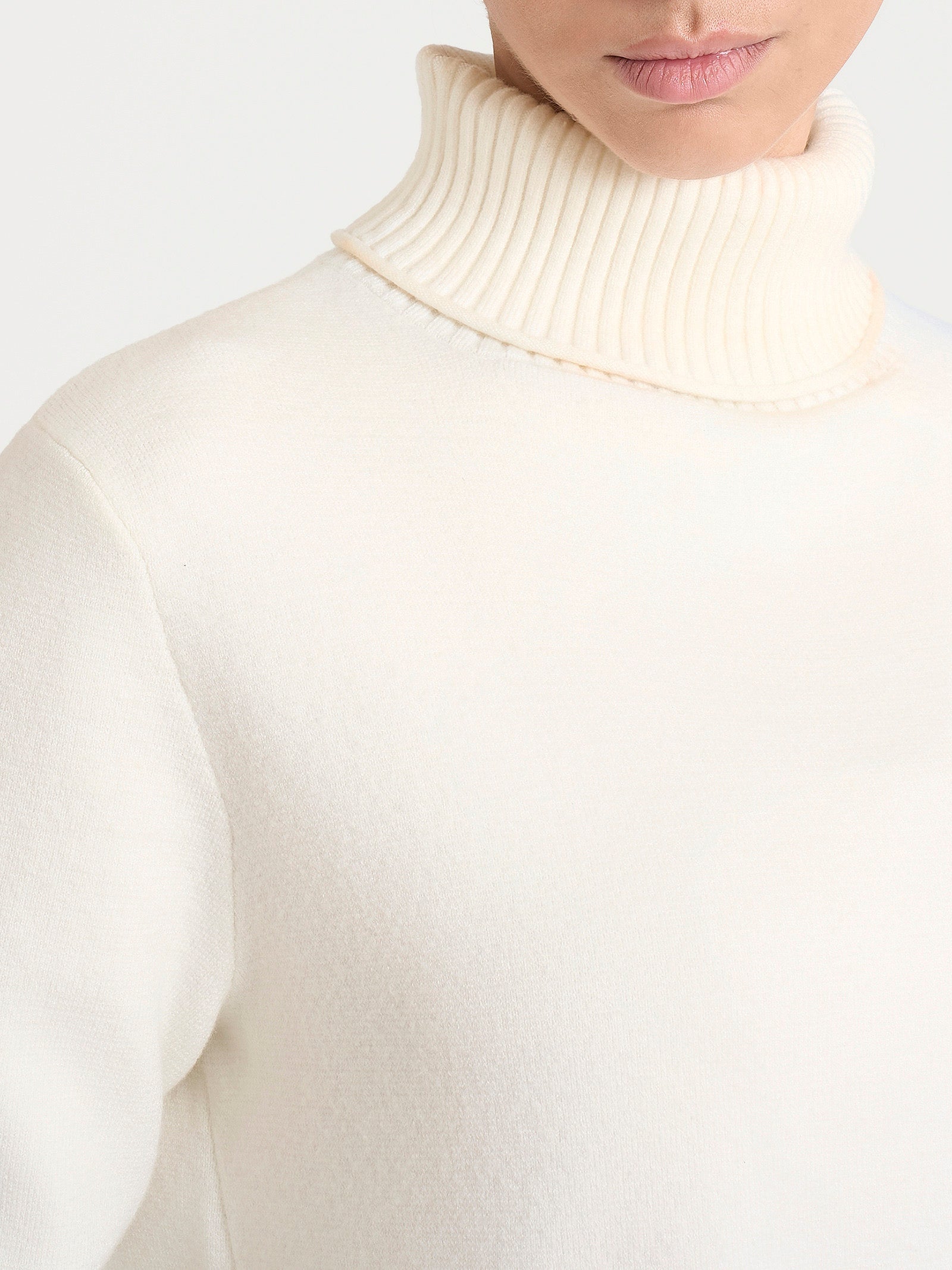Ragno Super Soft dolcevita asimmetrico Avorio