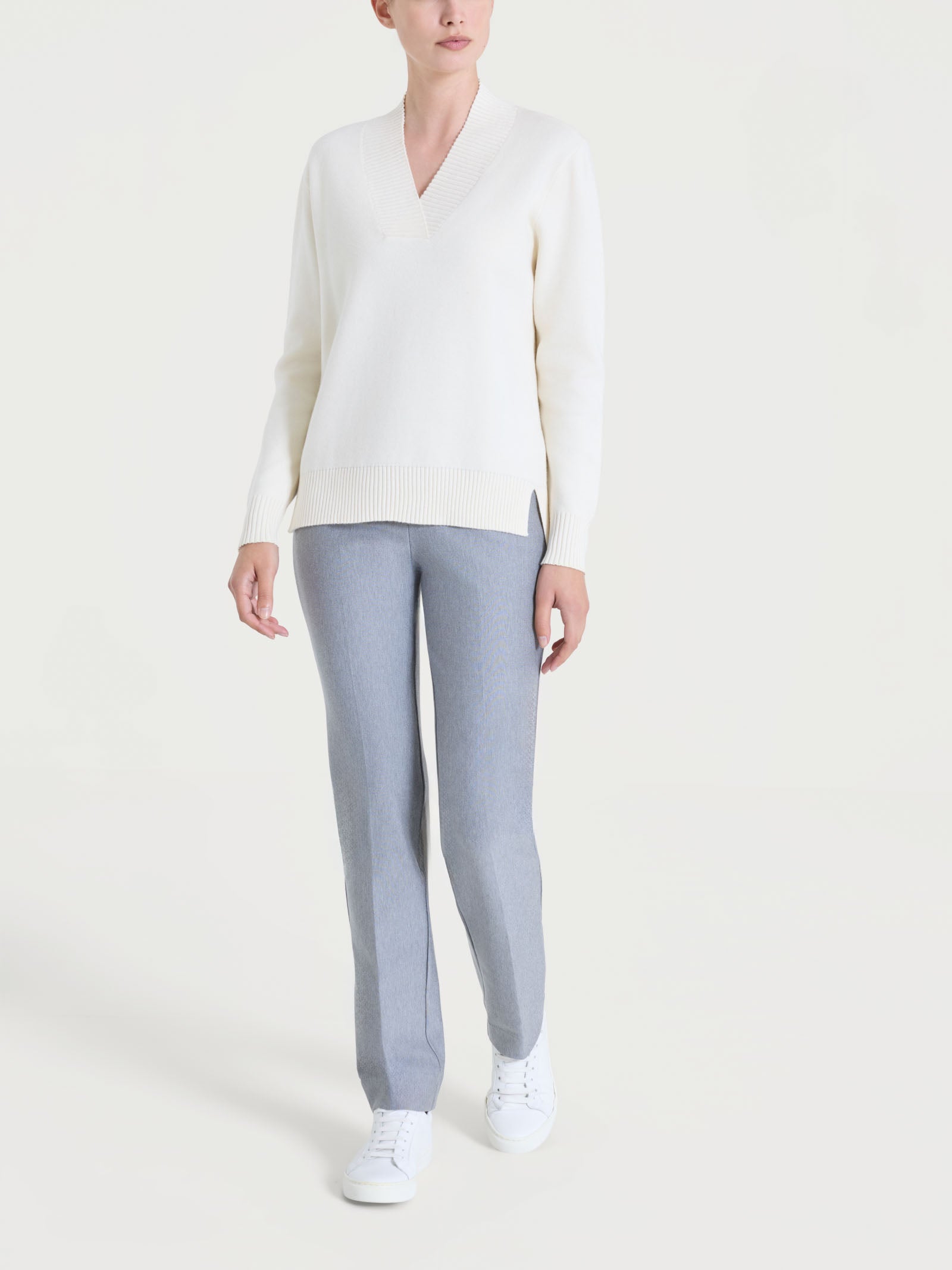 Ragno Super Soft Maglia Asimmetrica Scollo V Avorio