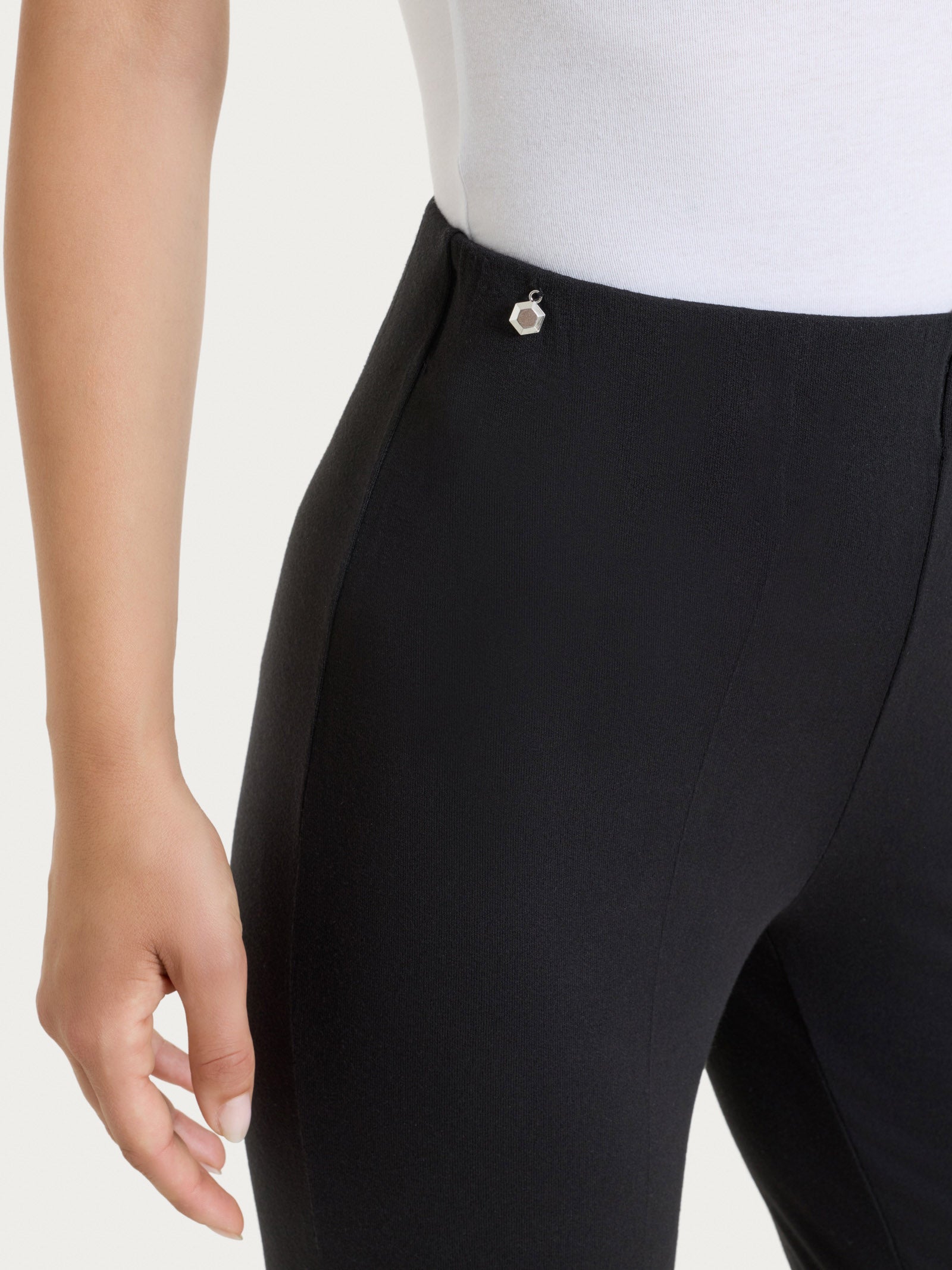 Ragno Relaxed Wardrobe Capri pantaloni Nero jersey viscosa