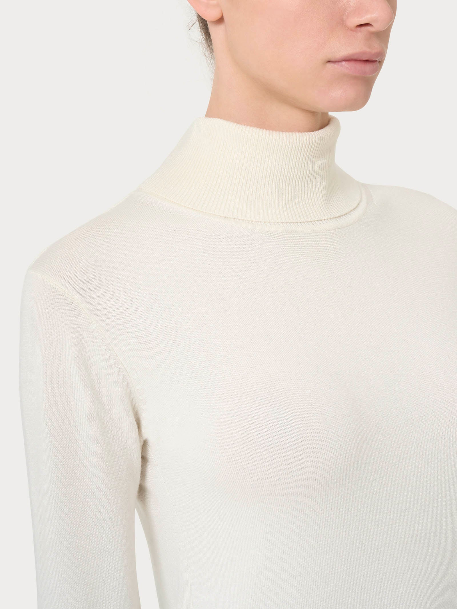 Ragno Four Seasons Dolcevita maglia avorio misto viscosa