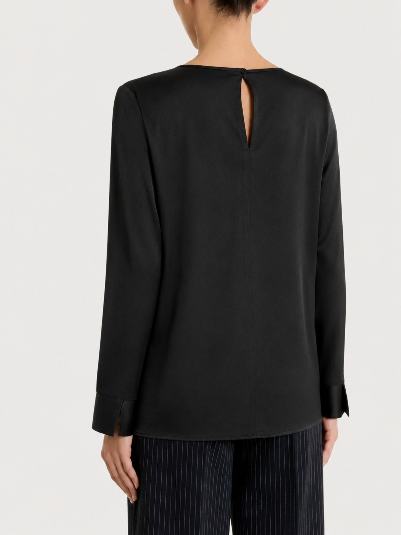 Ragno Stretch Satin blusa manica lunga nera girocollo