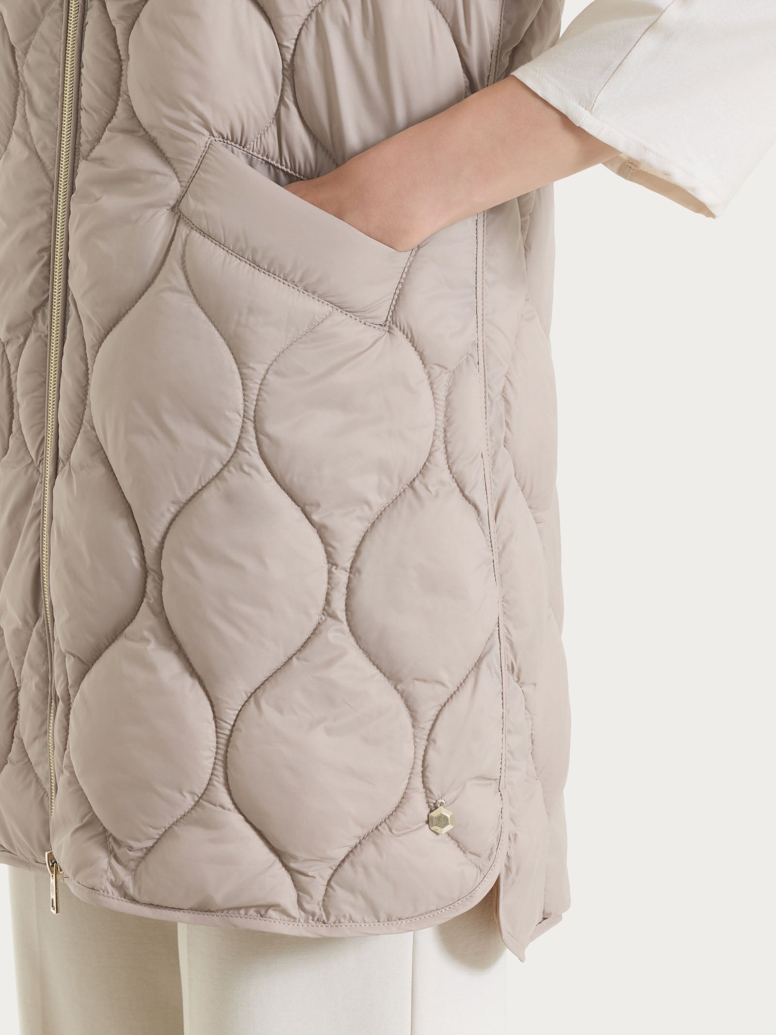 Ragno Onion Quilt piumino smanicato Crockery con cappuccio