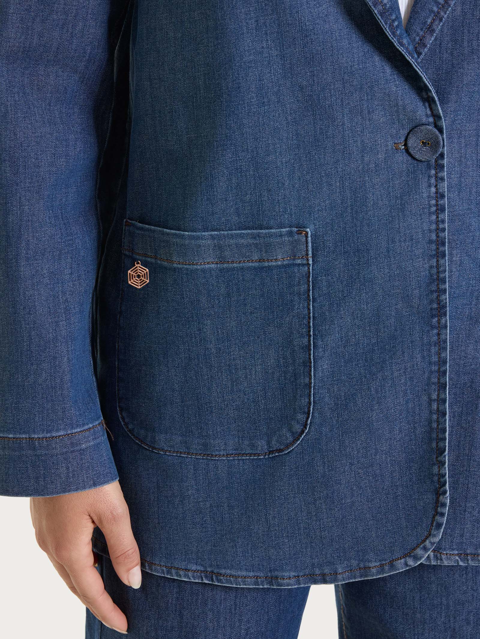 Ragno Super Denim blazer over denim jeans chiaro