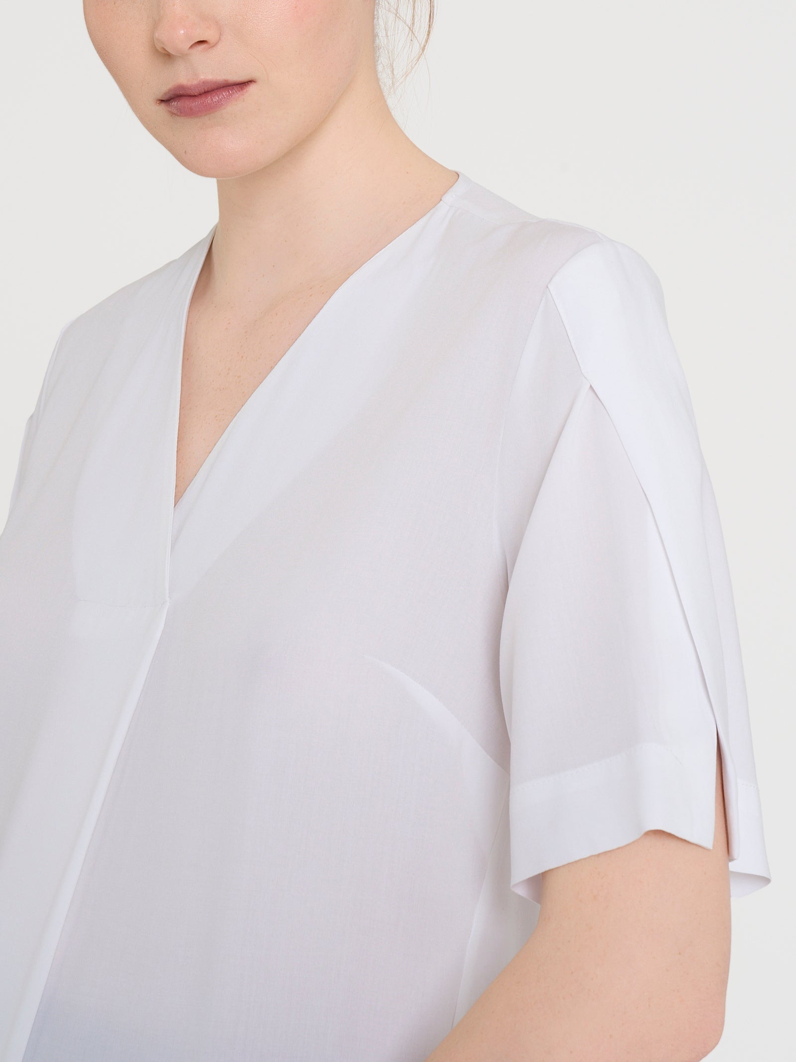 Ragno EcoSeta blusa scollo V Bianco fluido manica petalo