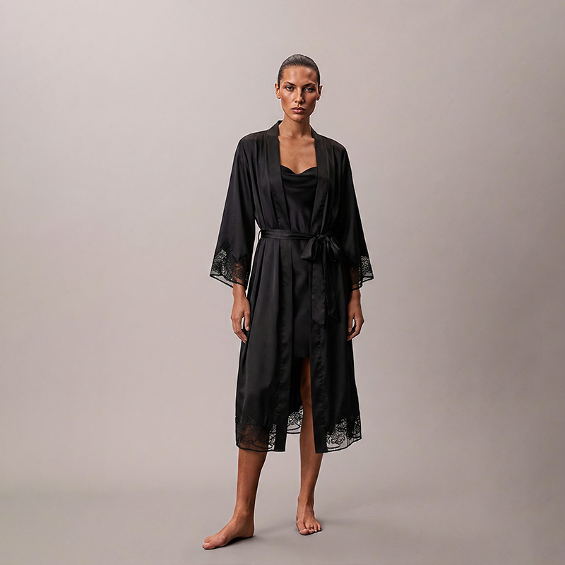 Maria Grazia Severi vestaglia kimono nera raso seta pizzo