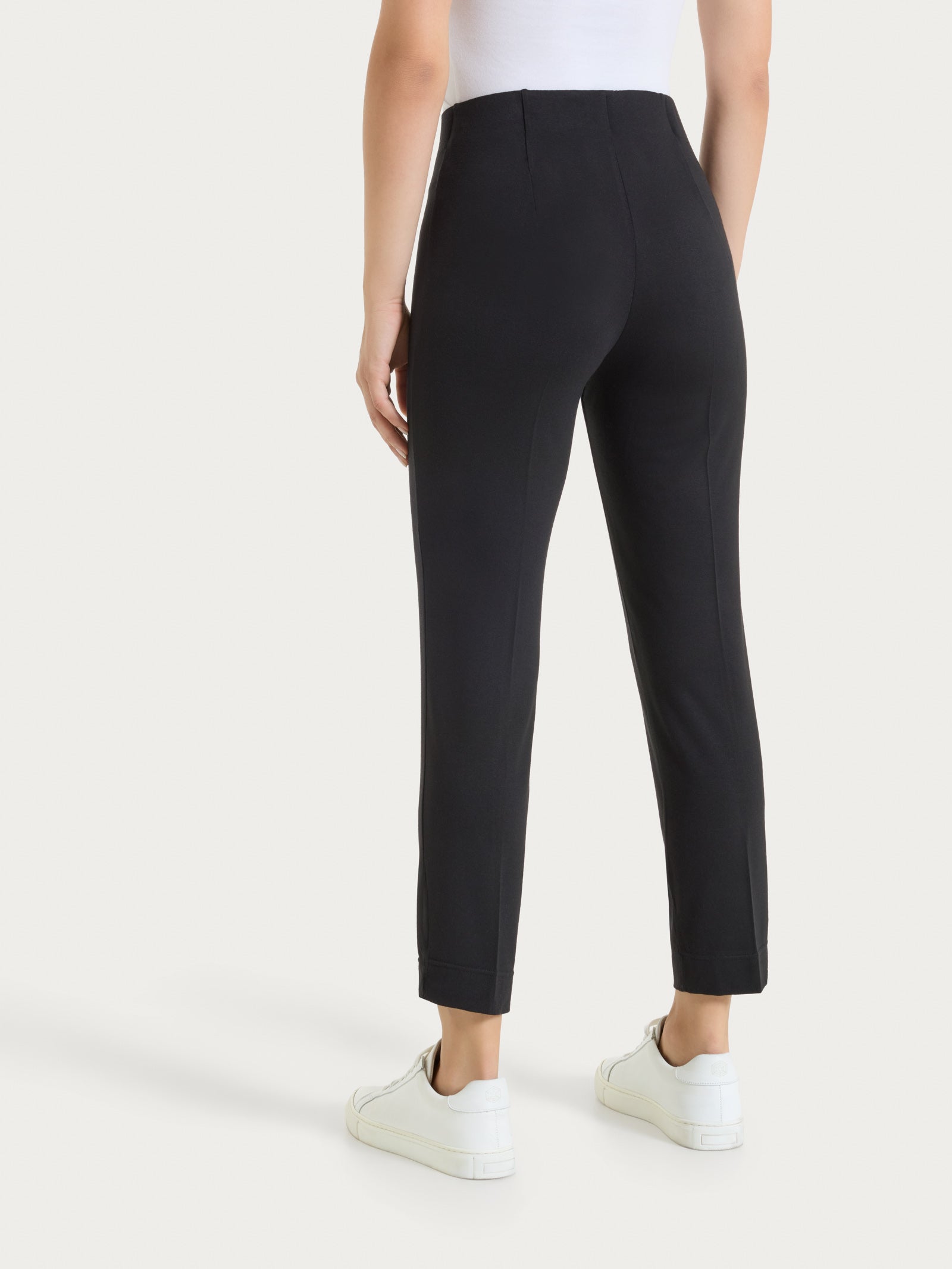 Ragno Relaxed Wardrobe Capri pantaloni Nero jersey viscosa