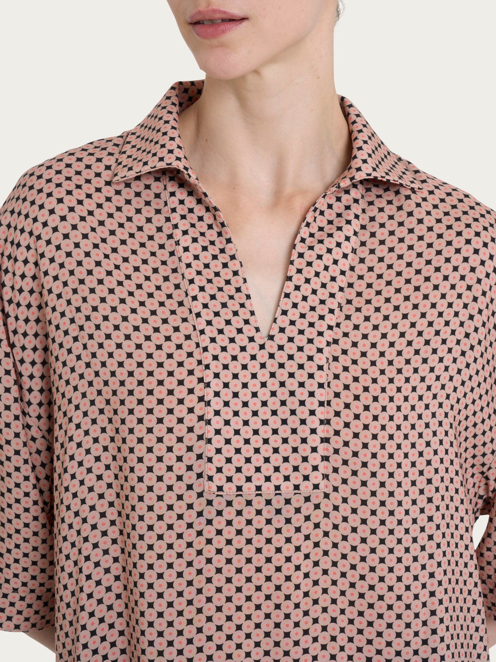 Ragno Ecoseta Blusa Colletto Micro Pattern Fantasia Nero Fluida