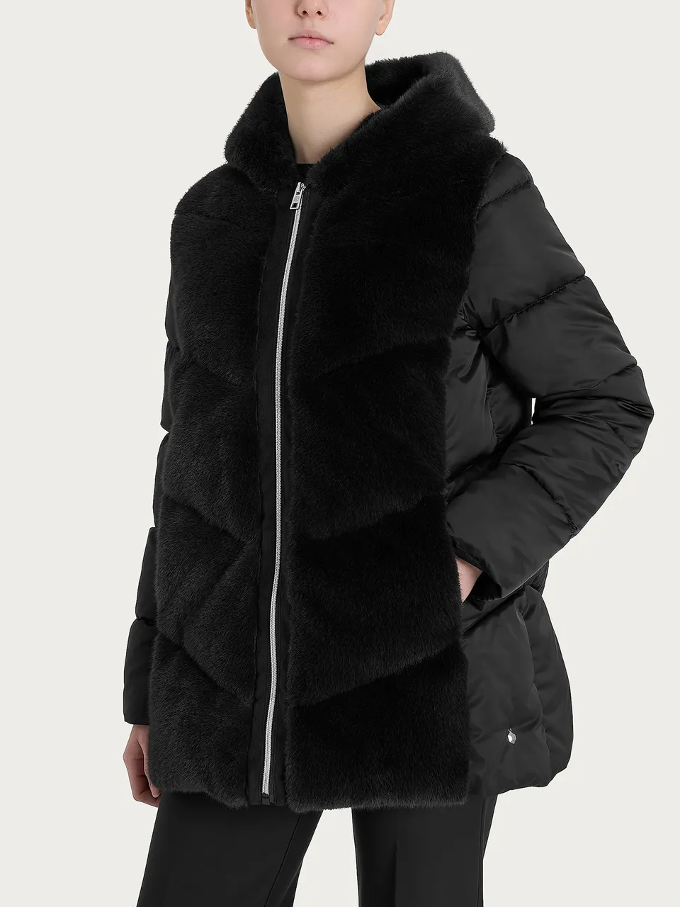 Ragno Vegan Fur piumino donna nero corto con cappuccio