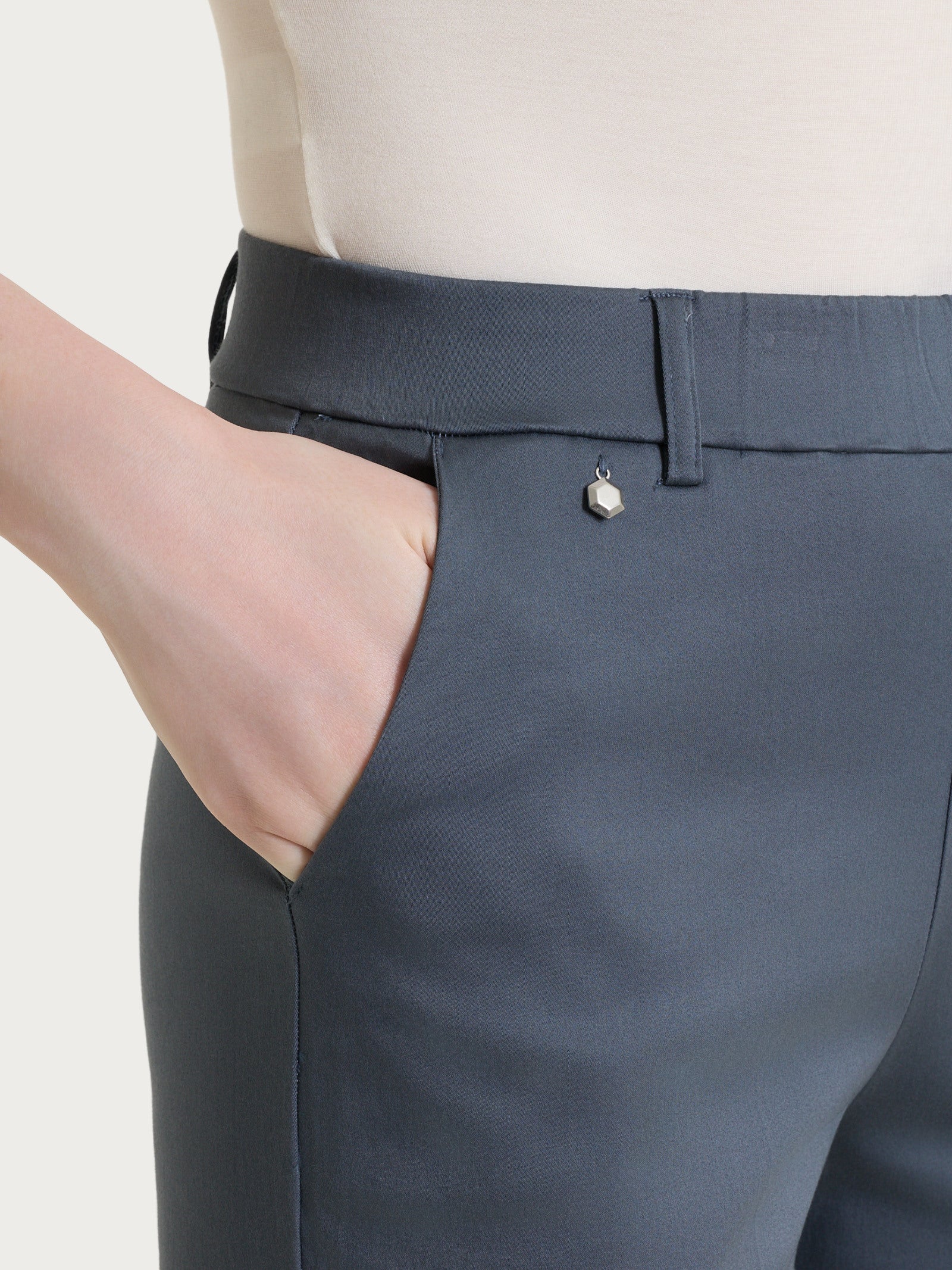 Ragno Satin Power pantalone dritto con tasche e risvolto Turbulence