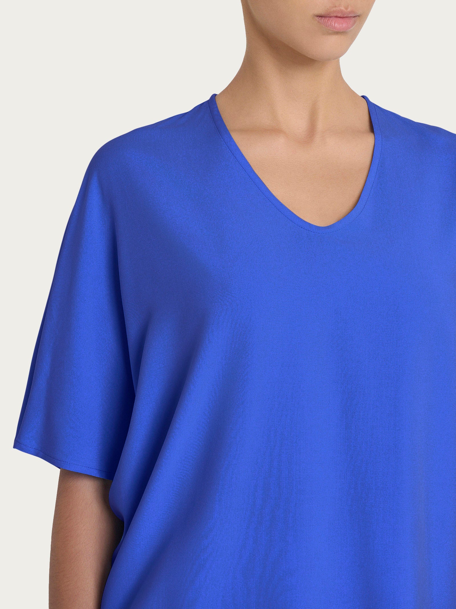 Ragno EcoSeta Blusa Scollo V Blu in Viscosa