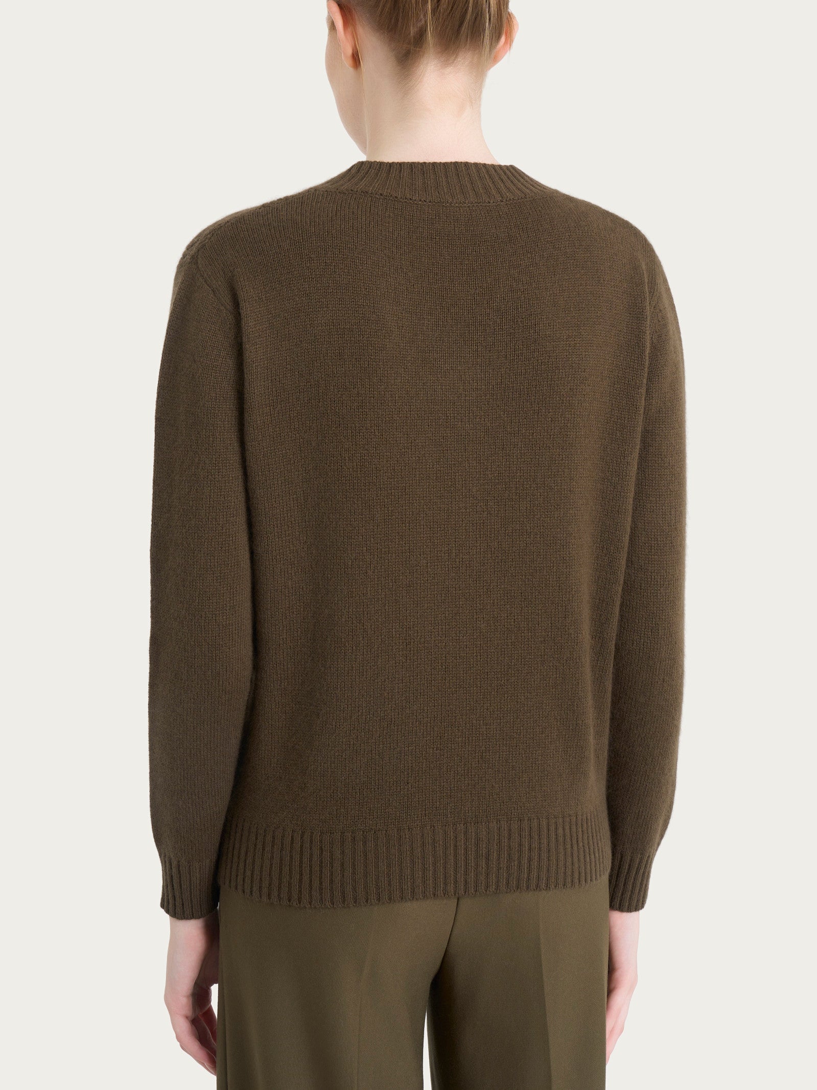 Ragno Natural Soft Maglia Scollo V Trecce Verde Oliva