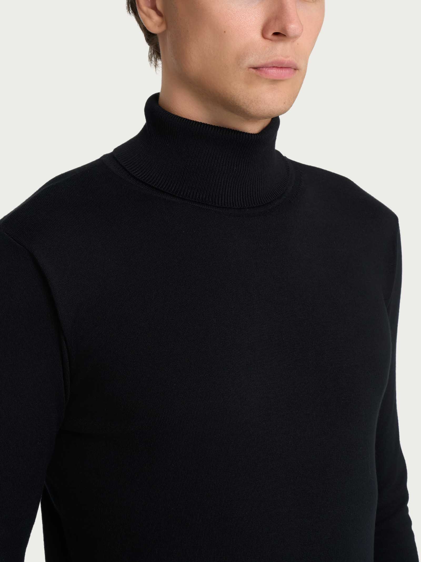 Ragno Four Seasons dolcevita viscosa nero uomo regular