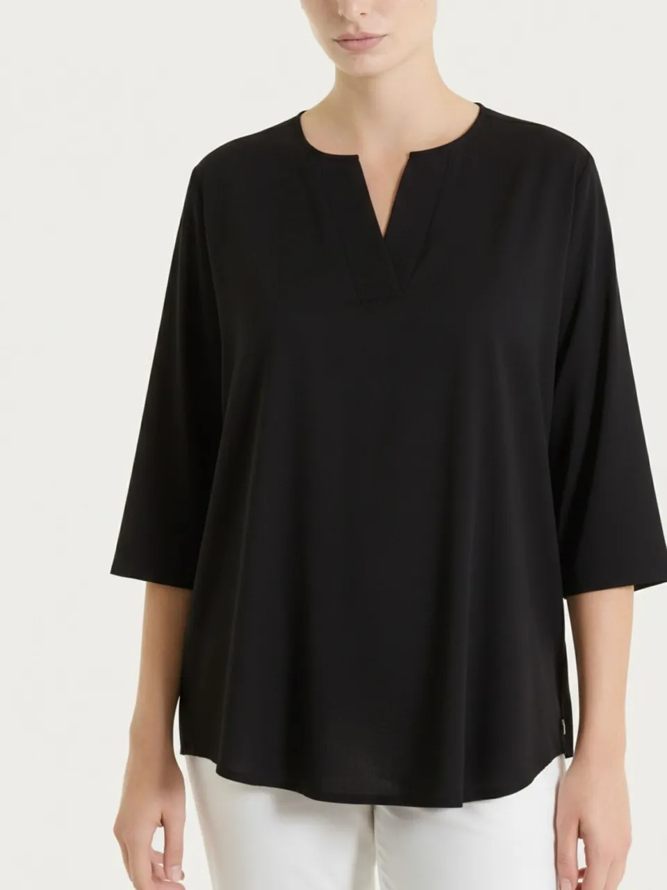 Ragno Blusa Scollo a V Voile Stretch Nero vestibilità soft