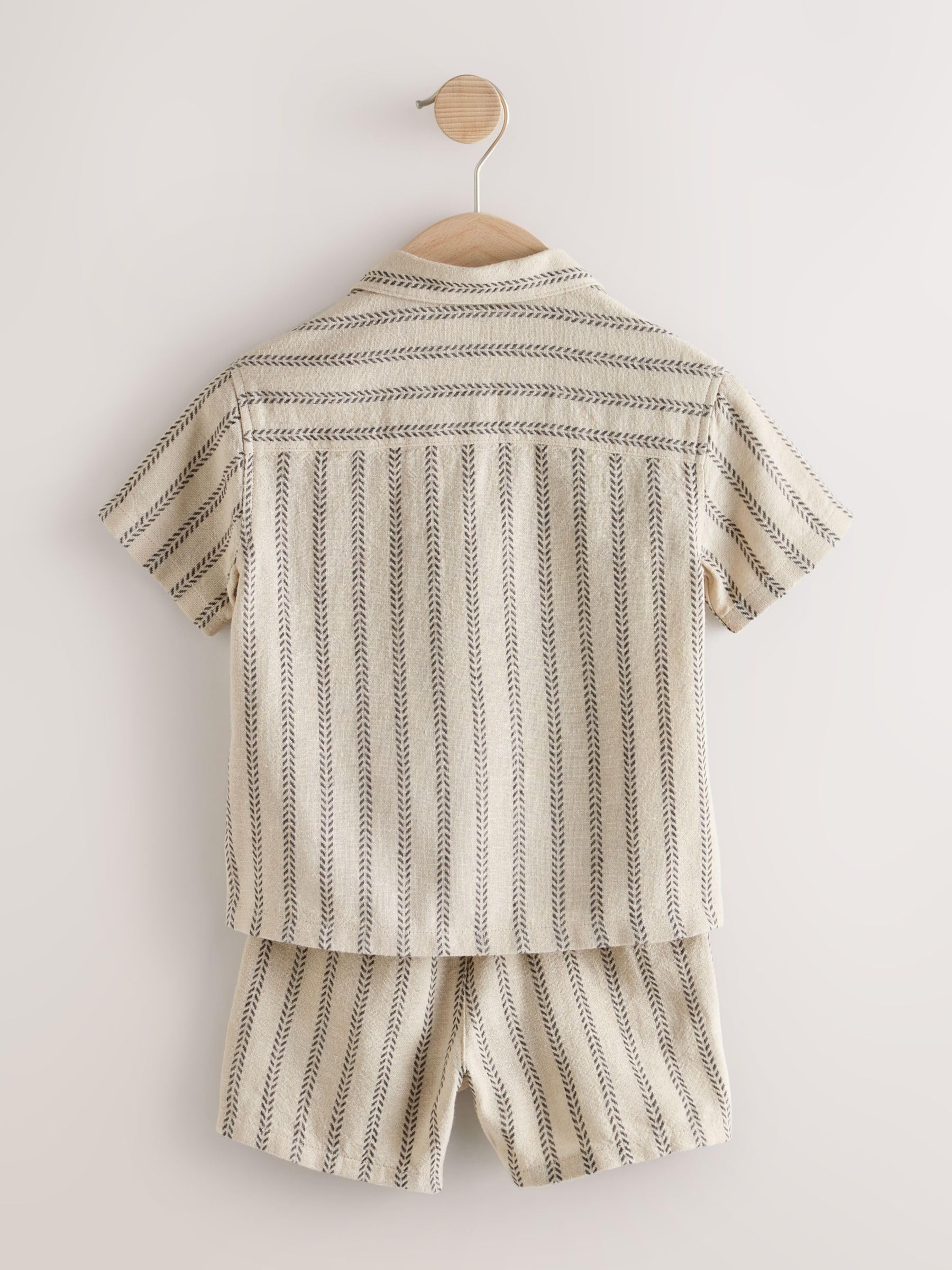 Next Completo Bambino Camicia e Shorts 104-110 Righe