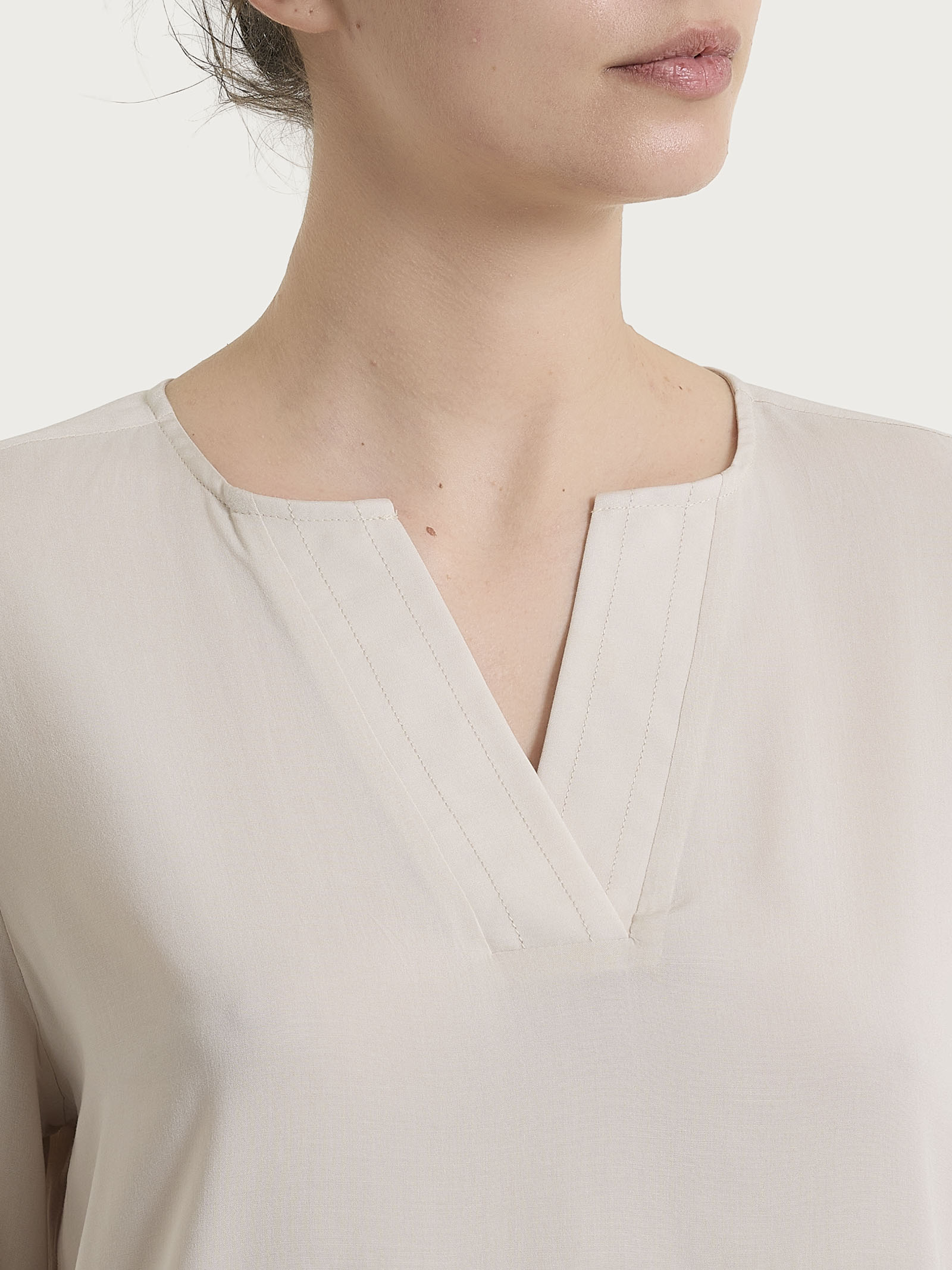 Ragno Voile Stretch blusa scollo V Champignon leggera
