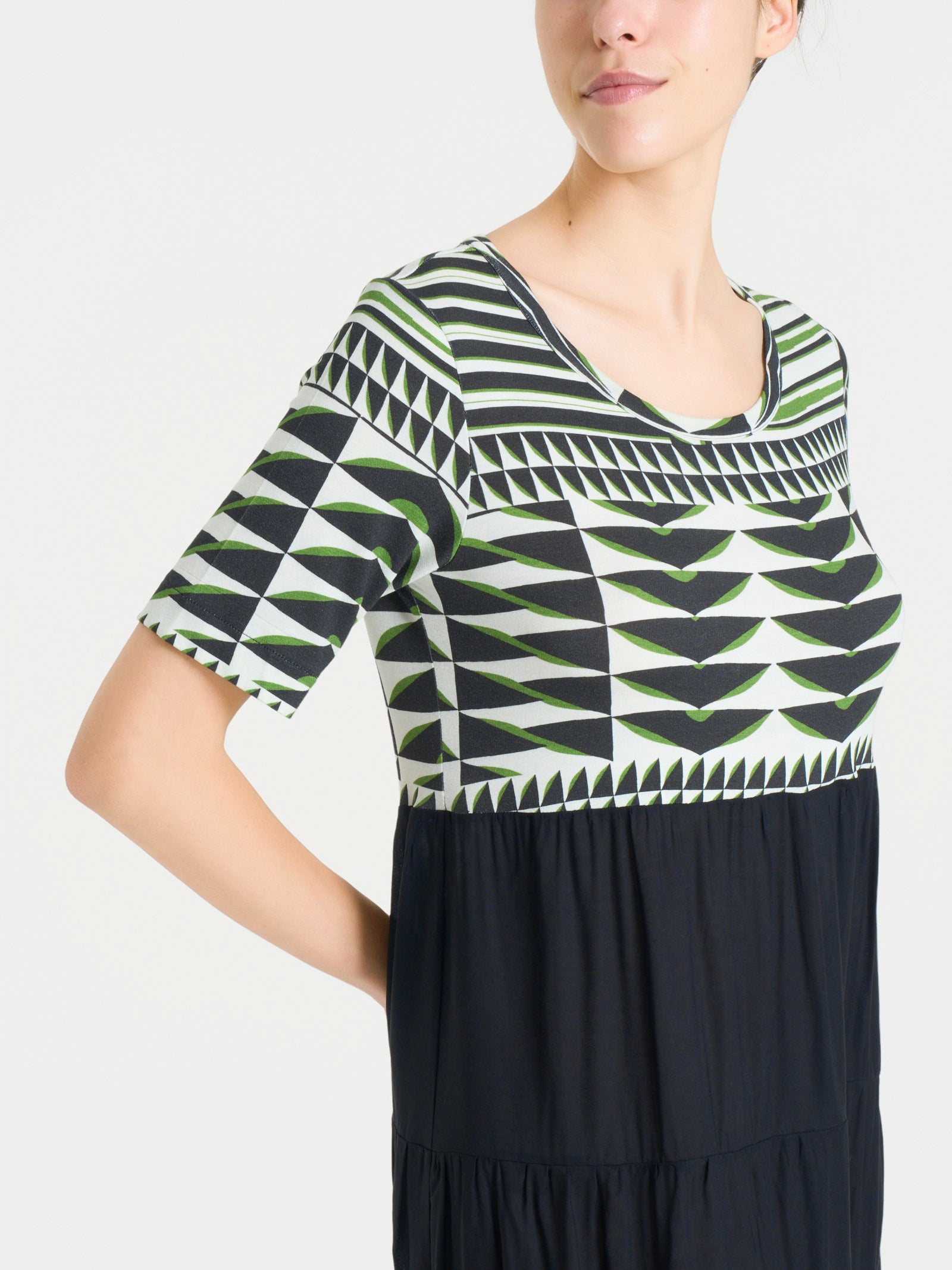 Ragno Viscosa Summer Vestito Balze Verde Fluido