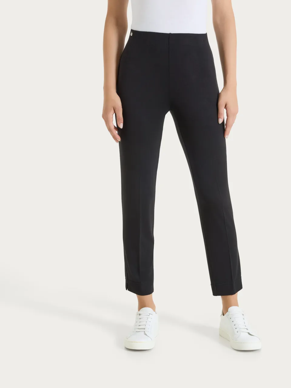 Ragno Relaxed Wardrobe Capri pantaloni Nero jersey viscosa