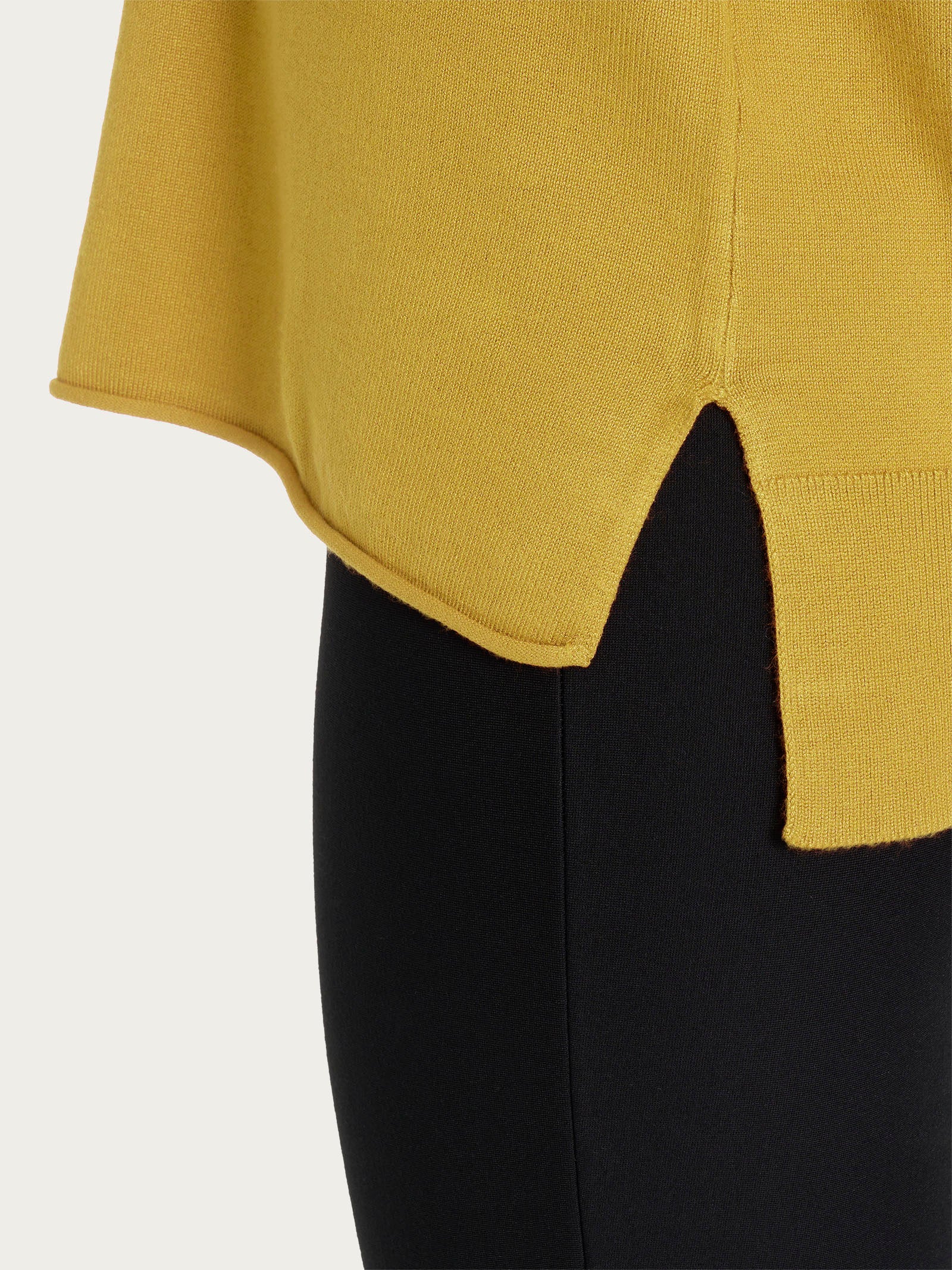 Ragno Four Seasons Maglia Girocollo Asimmetrica Oil Yellow
