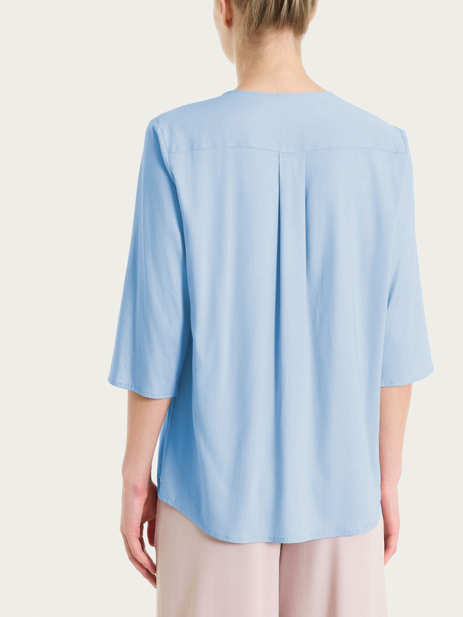 Ragno Viscosa Summer Blusa scollo V azzurra 3/4