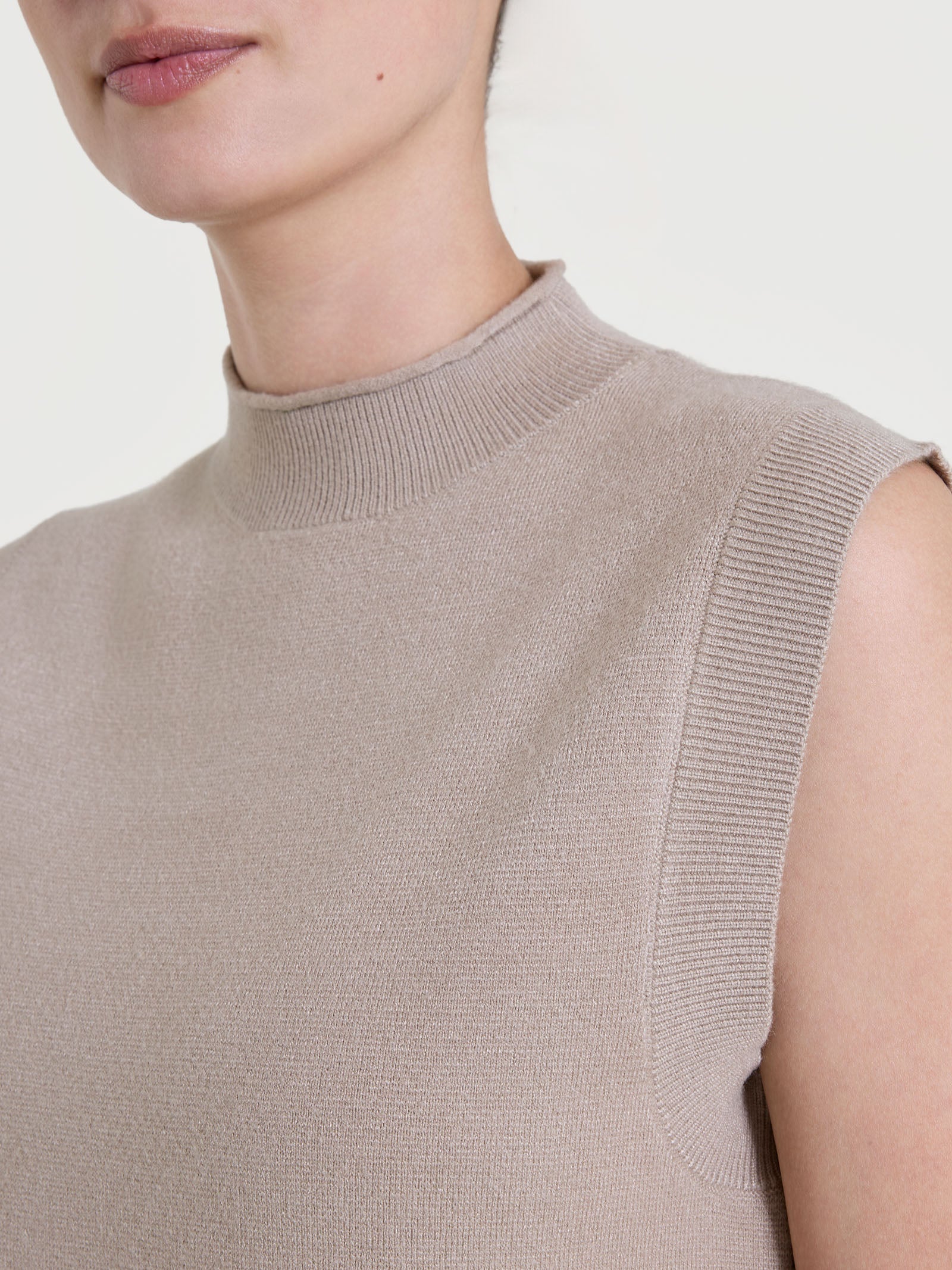Ragno Super Soft Maglia Smanicata Collo Lupetto Cammello