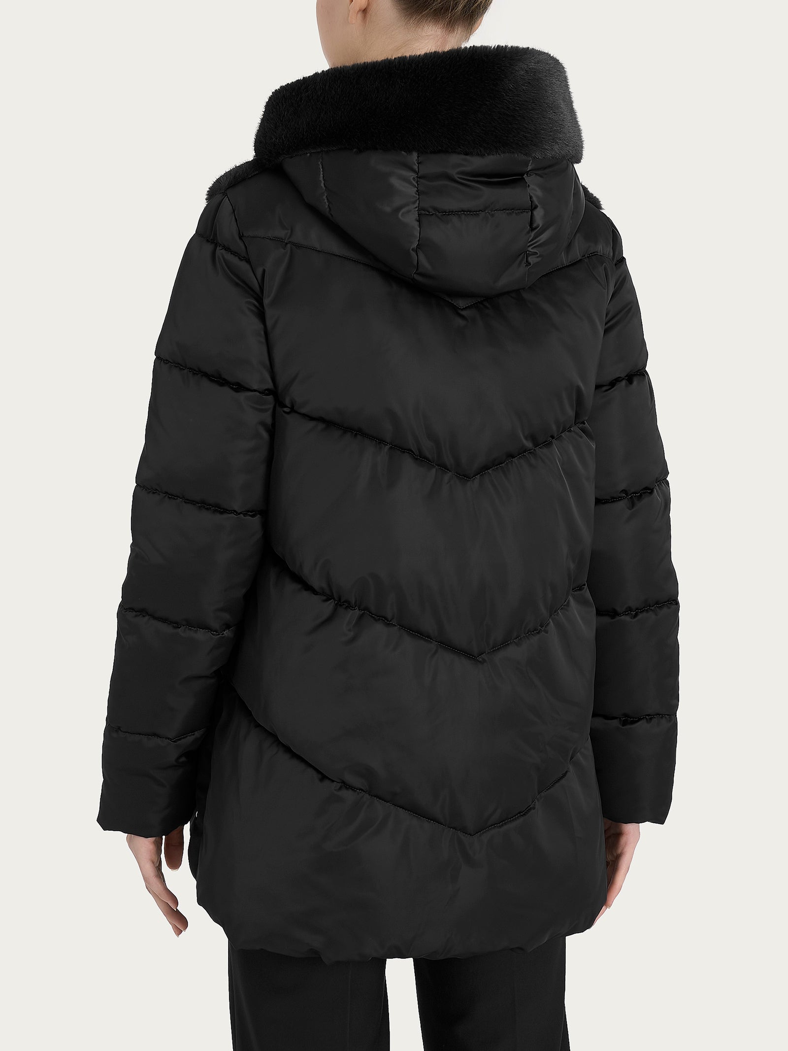 Ragno Vegan Fur piumino donna nero corto con cappuccio