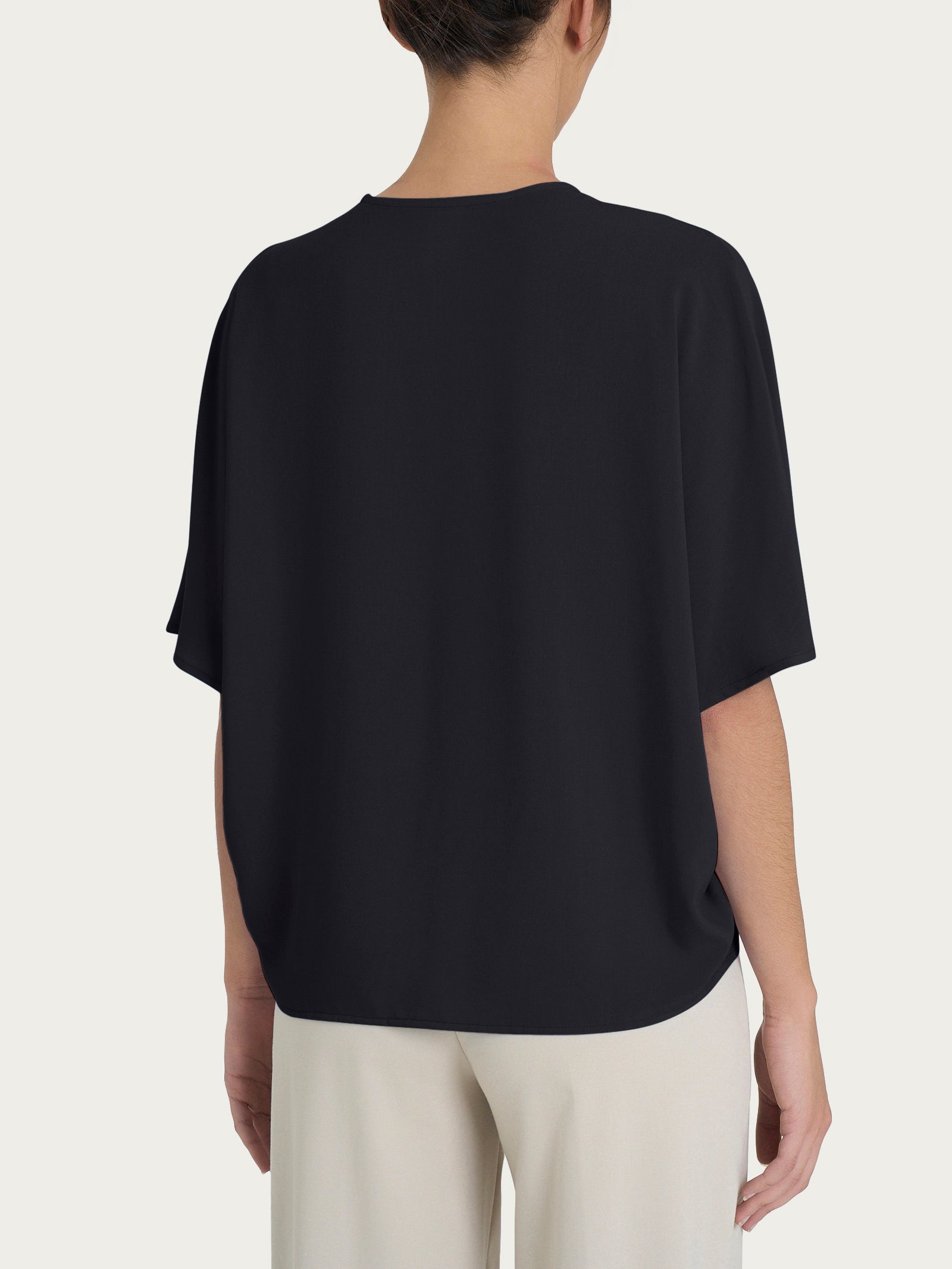 Ragno EcoSeta Blusa scollo V nera in viscosa