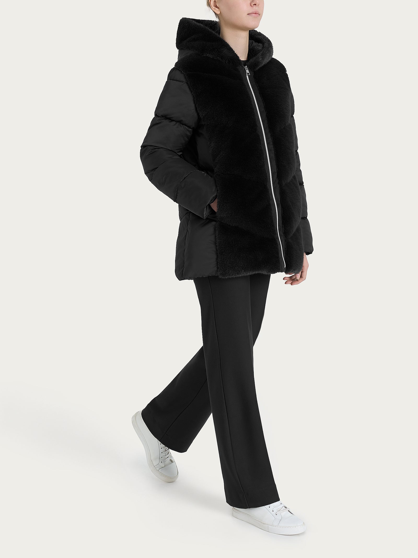 Ragno Vegan Fur piumino donna nero corto con cappuccio