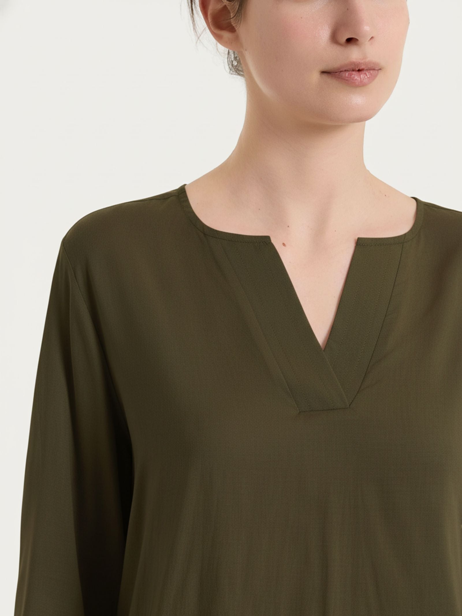 Ragno Voile Stretch blusa scollo V dark olive