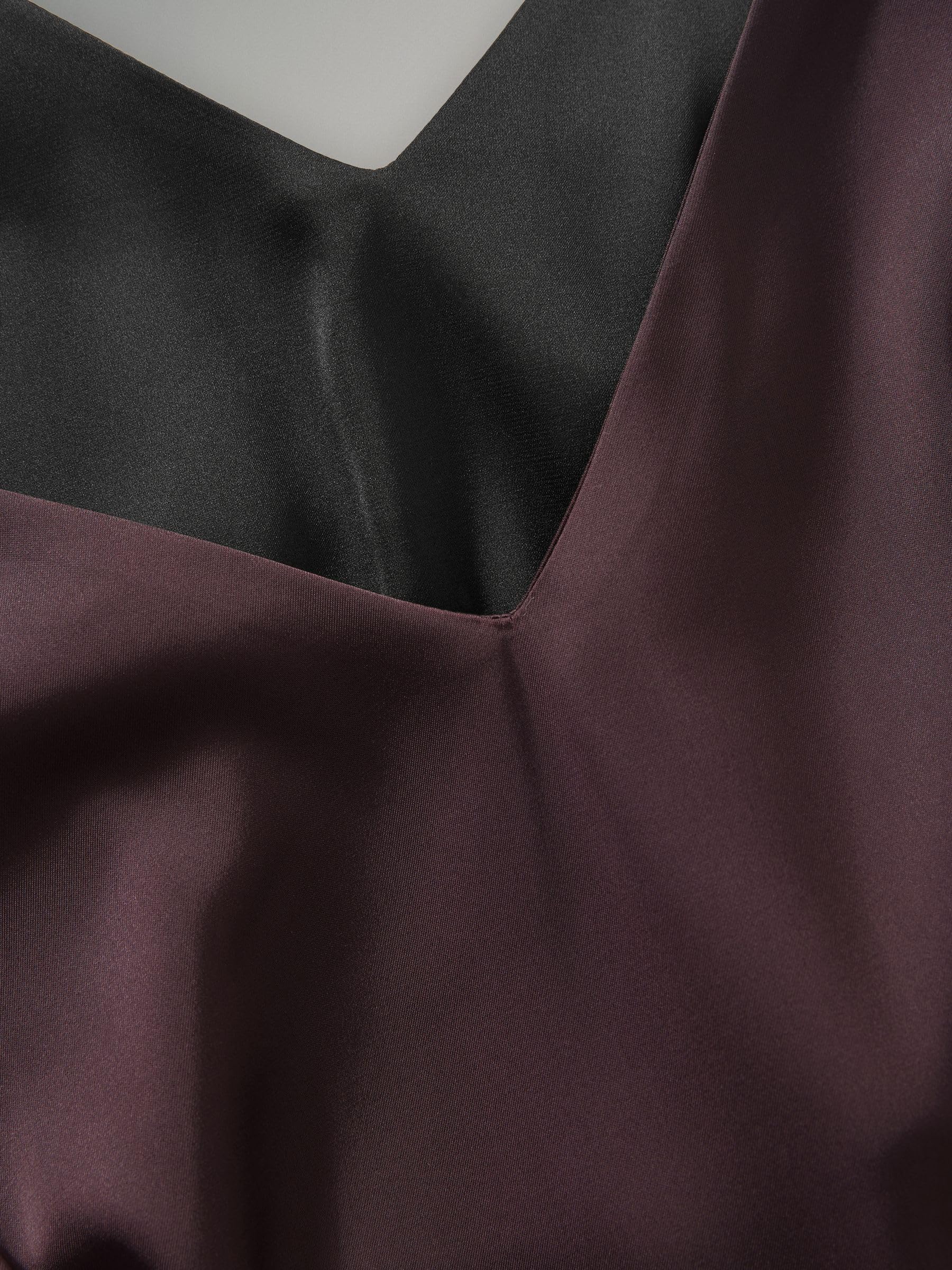Geo Next The Set 2 top satin scollo a V nero mora