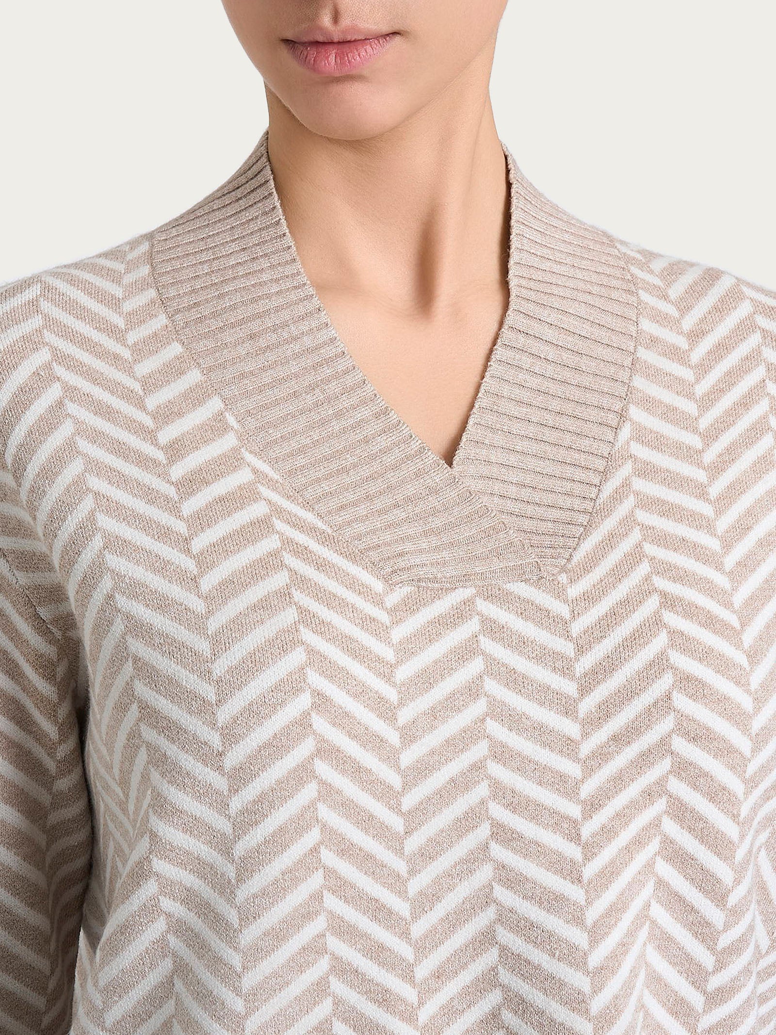 Ragno Four Seasons maglia donna scollo V cammello viscosa
