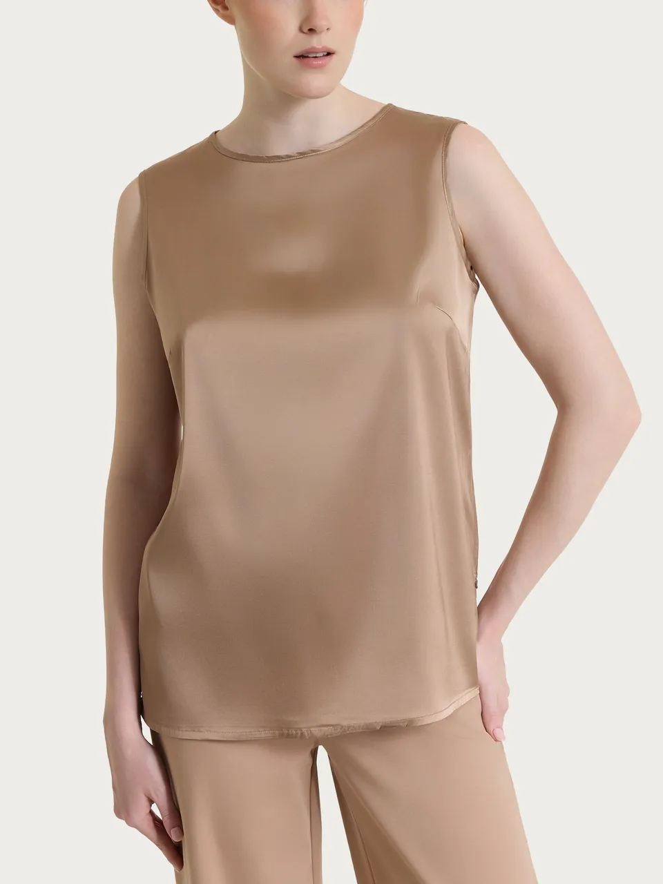 Ragno Stretch Satin Top Spalla Larga Warm Taupe fluido